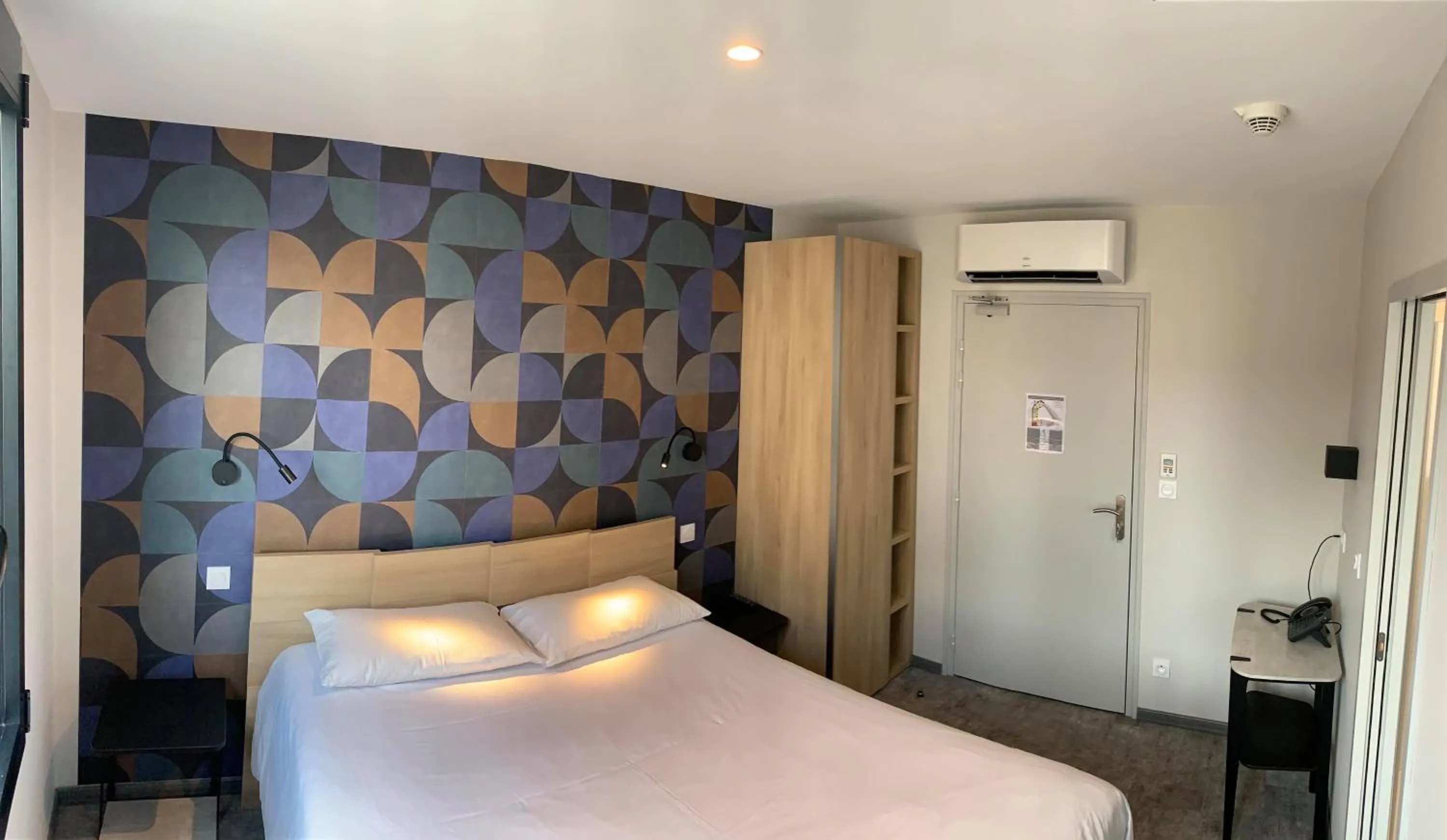 Photo of the whole room, Bed in Hotel - Restaurant Les 3 Piliers