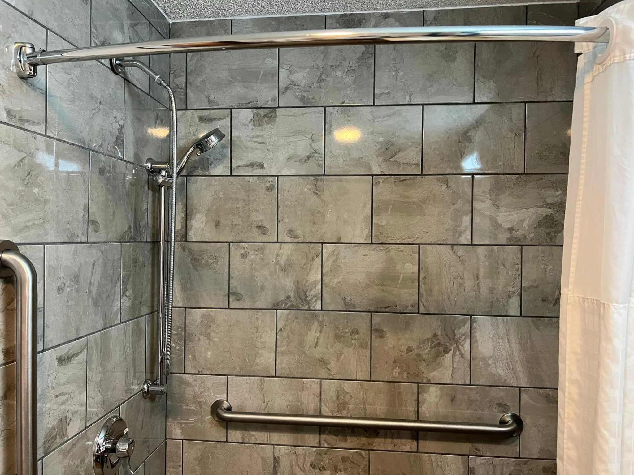 Shower in Comfort Suites Louisville East