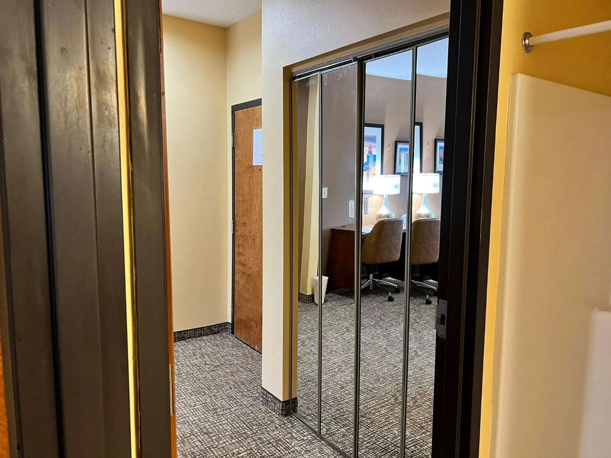 wardrobe in Comfort Suites Louisville East