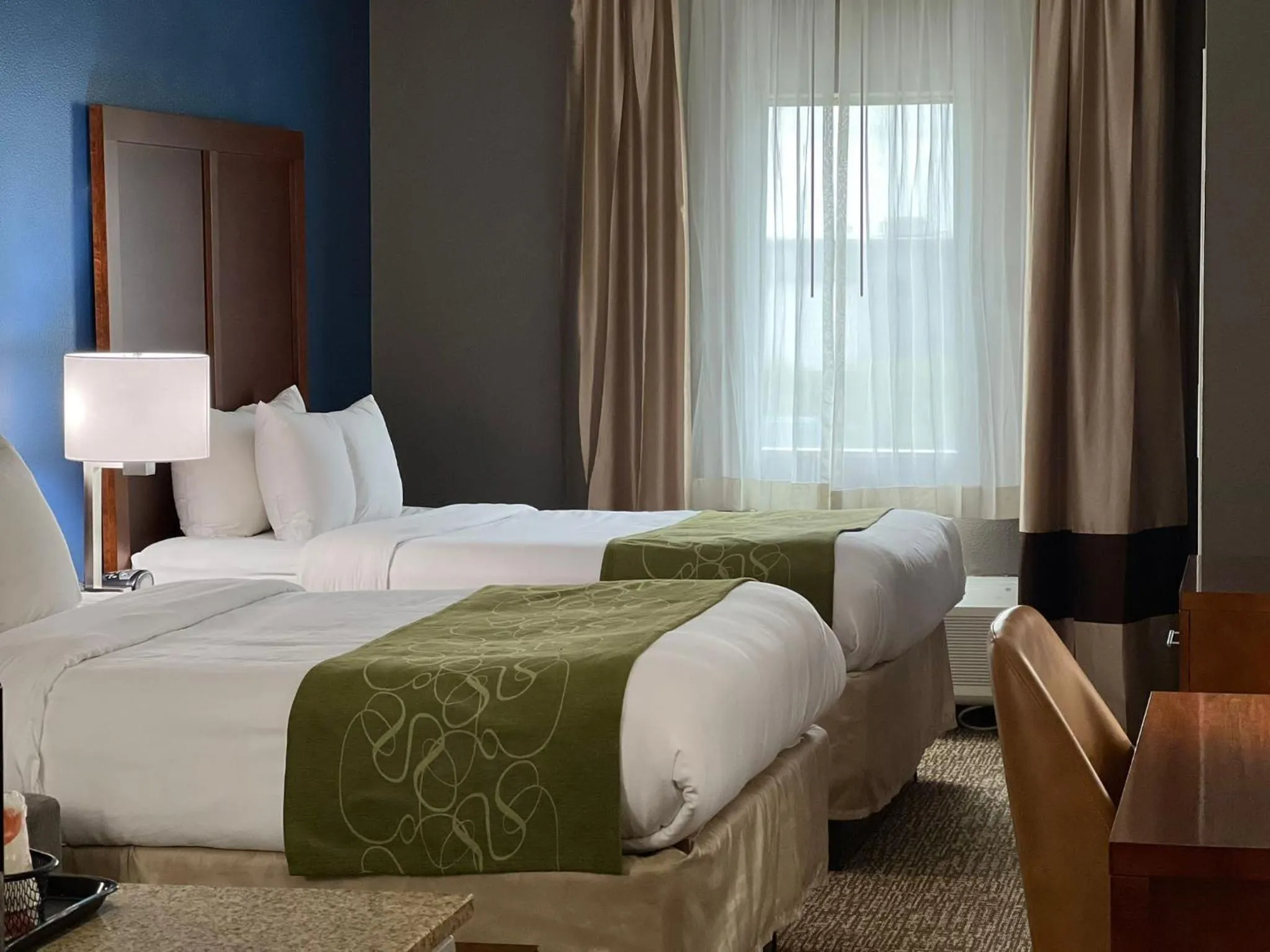 Bedroom, Bed in Comfort Suites Louisville East