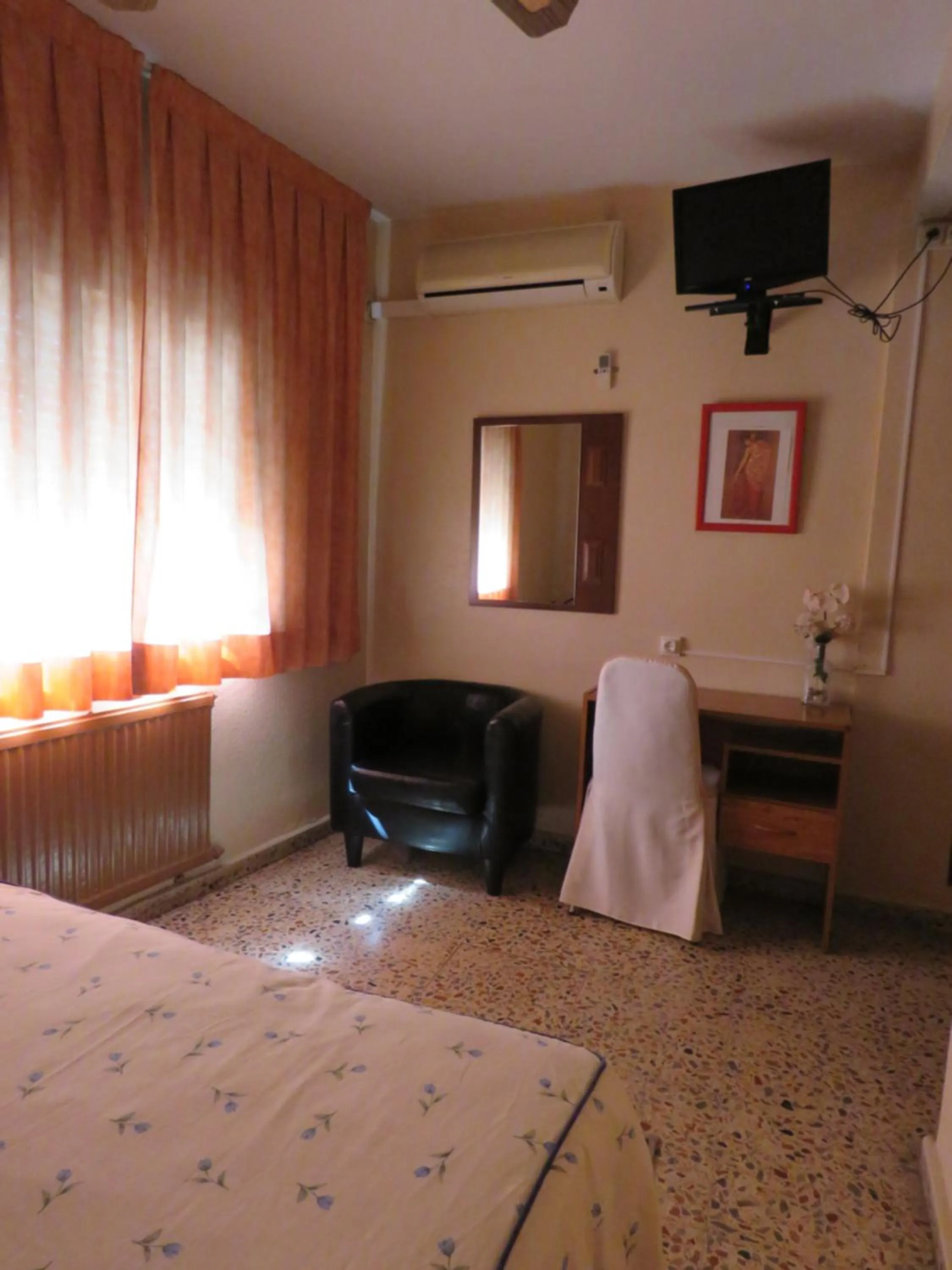 Photo of the whole room, Bed in Hotel Alain