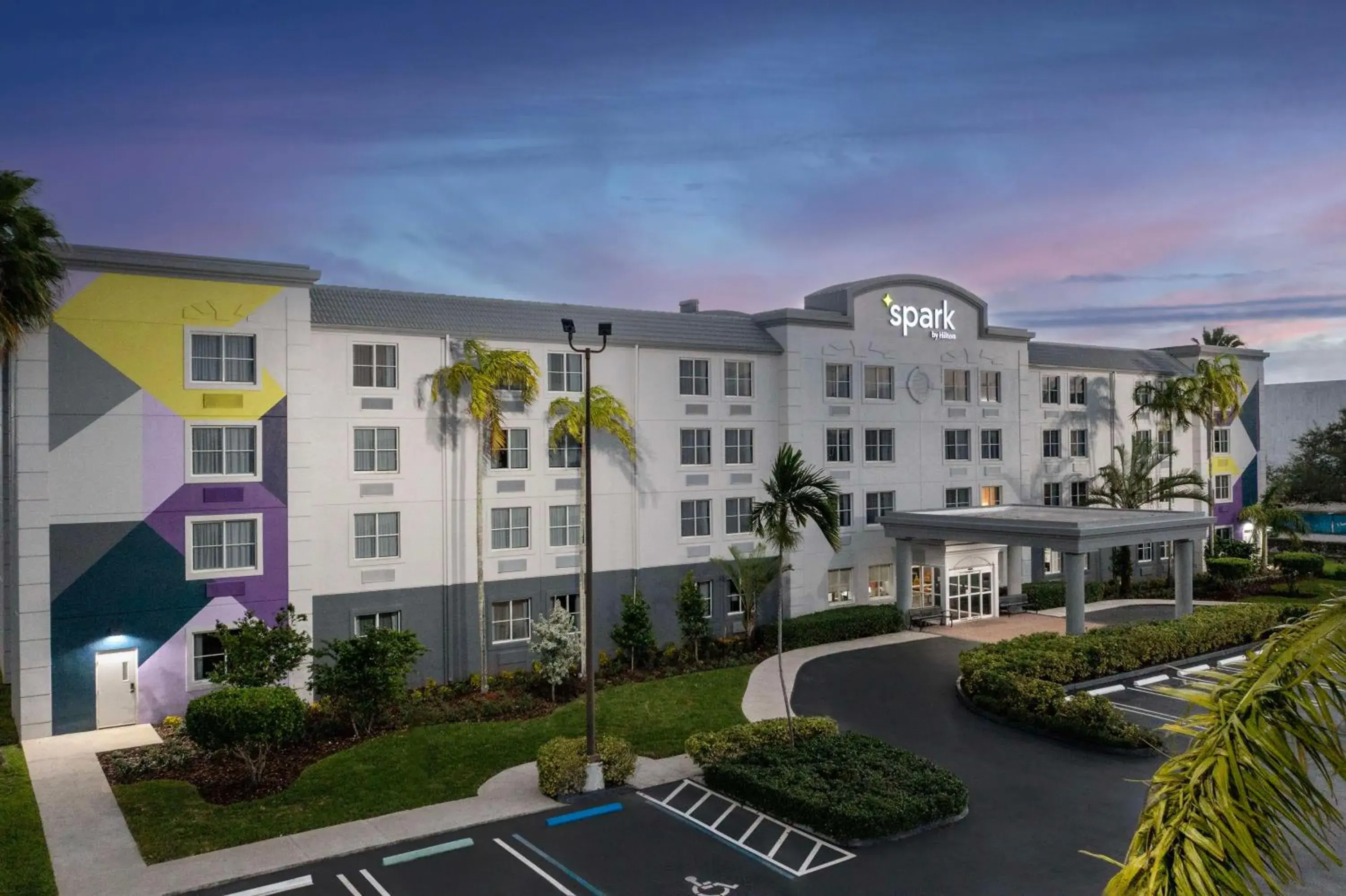 Property building in Spark by Hilton Miami Doral Property building in Spark by Hilton Miami Doral