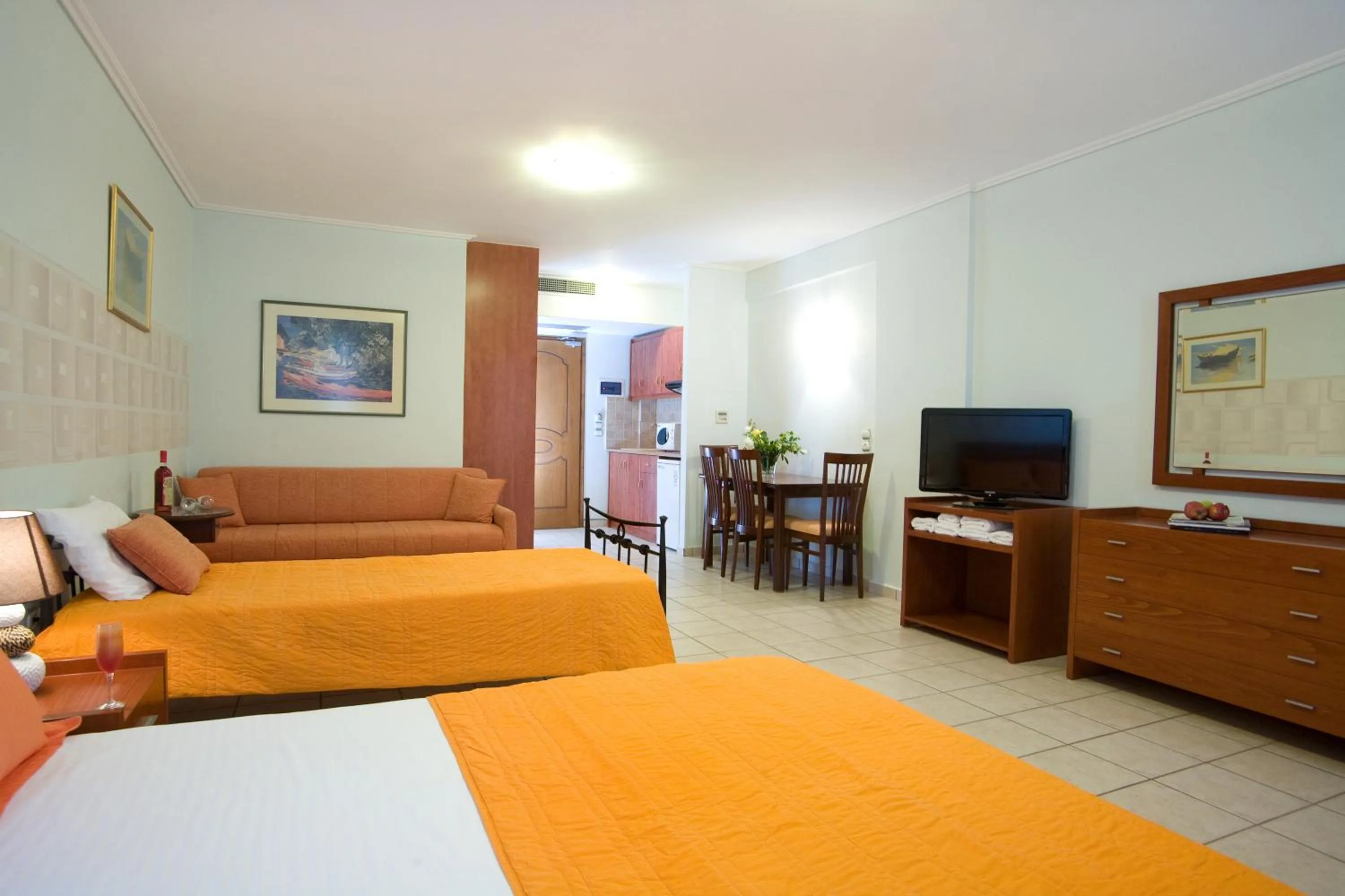 Photo of the whole room, Bed in Hotel Grand Nefeli