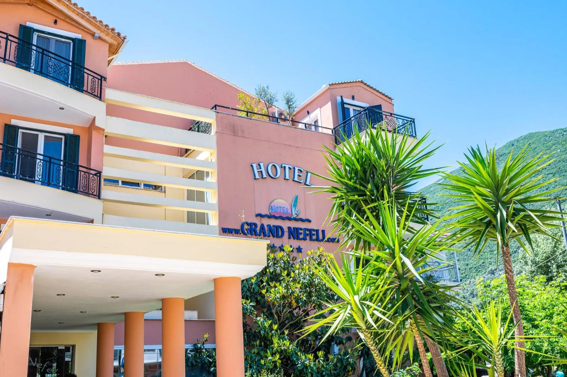 Hotel Grand Nefeli
