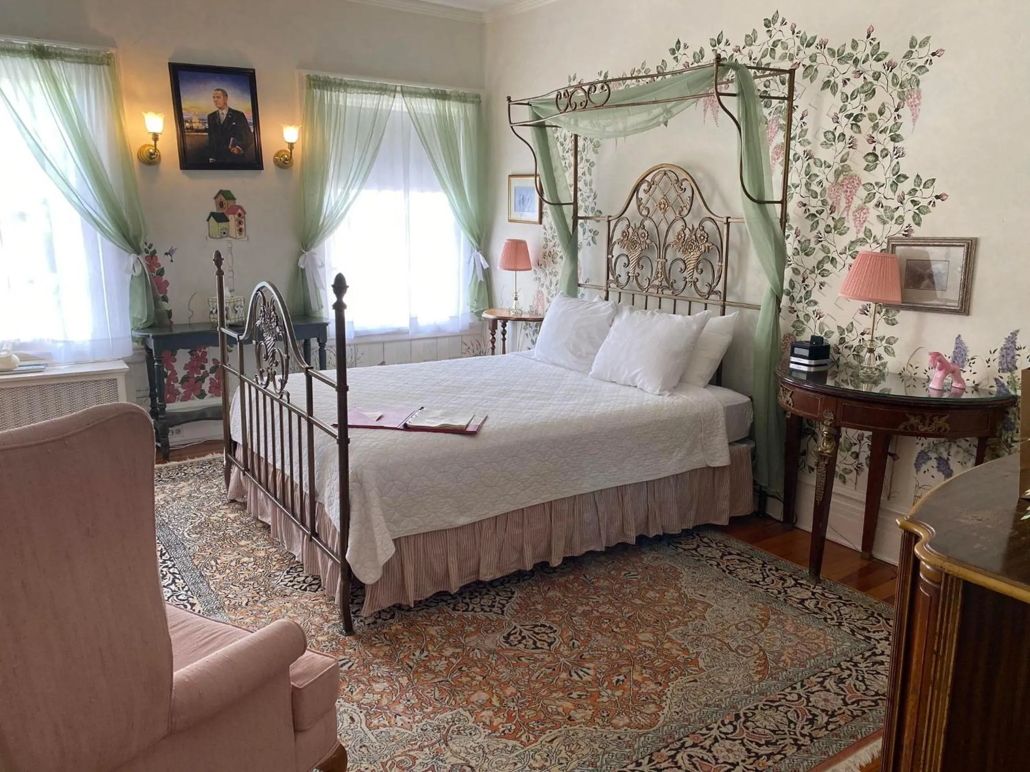 Bed in Historic Rosemont Manor