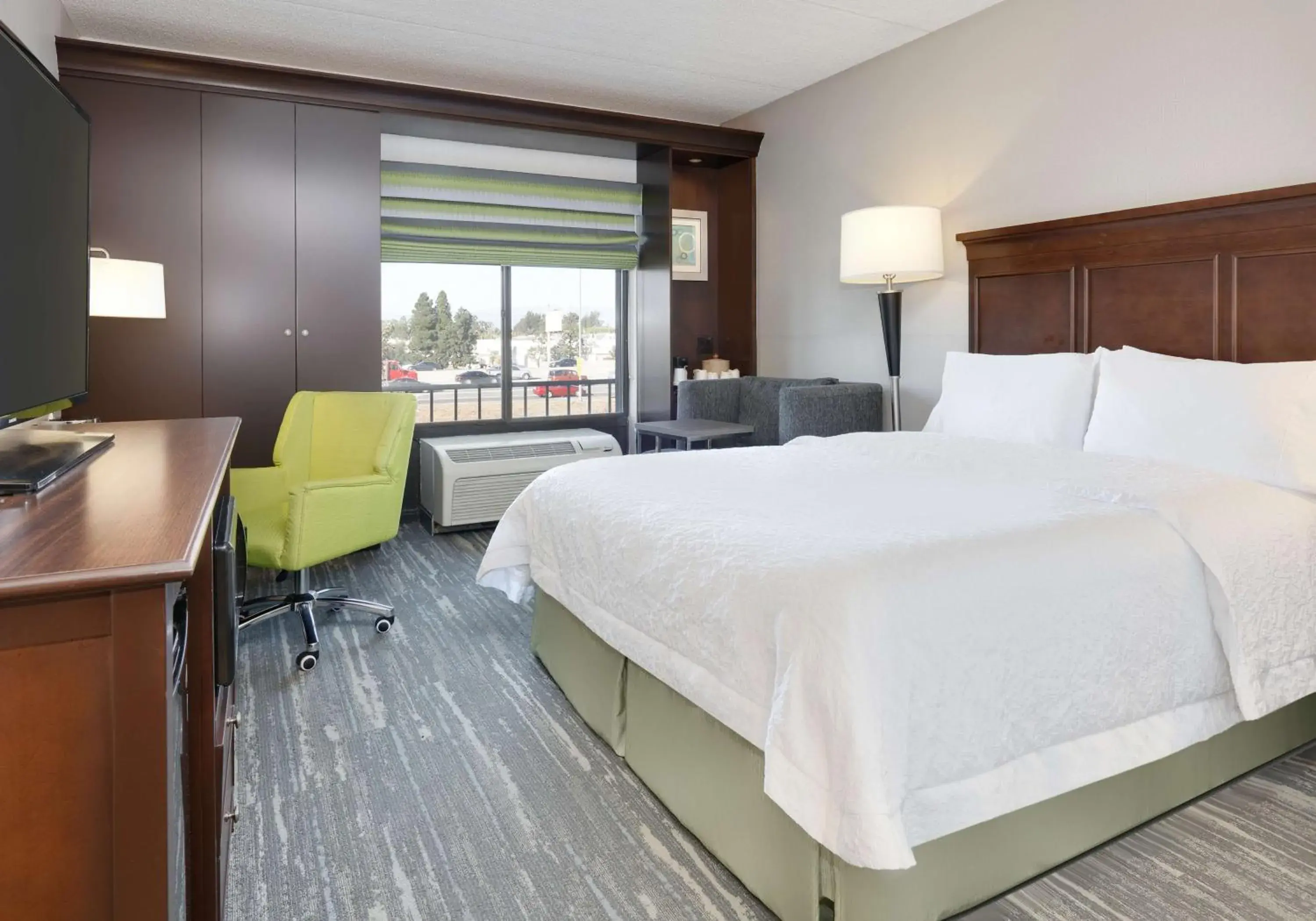 Bedroom, Bed in Hampton Inn Los Angeles/Carson Bedroom, Bed in Hampton Inn Los Angeles/Carson