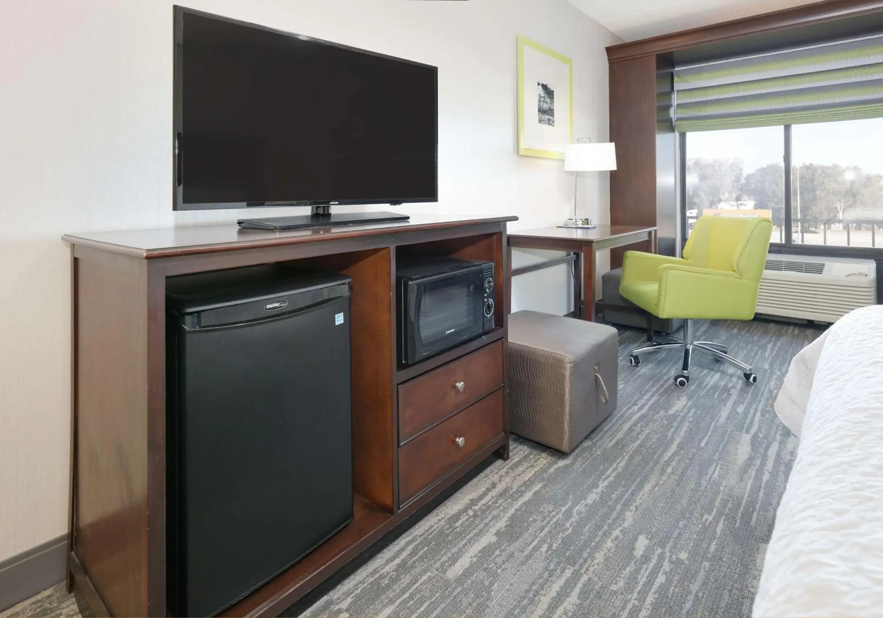 Bedroom in Hampton Inn Los Angeles/Carson Bedroom in Hampton Inn Los Angeles/Carson