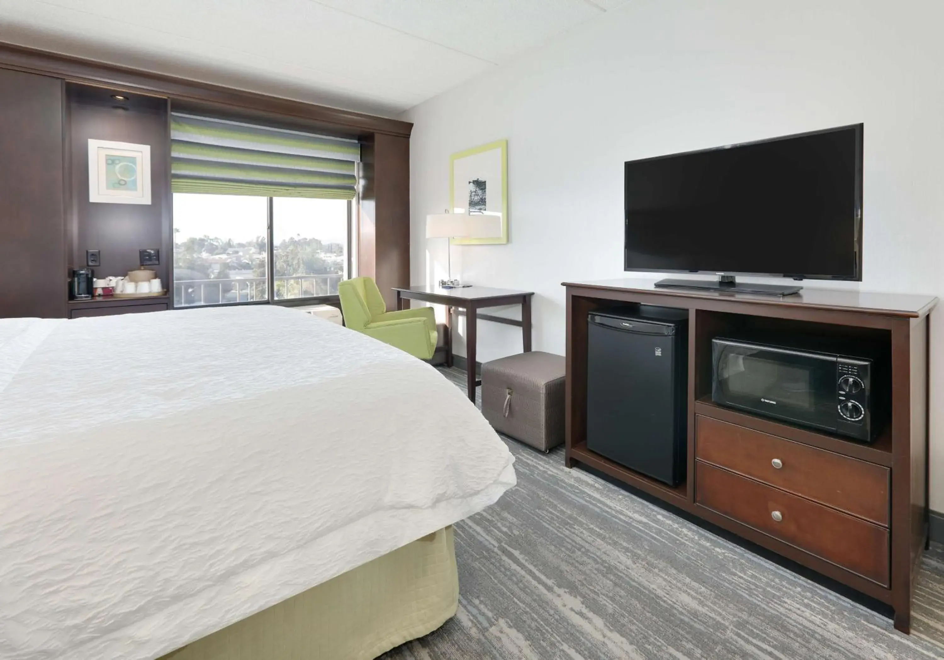 Bedroom, Bed in Hampton Inn Los Angeles/Carson Bedroom, Bed in Hampton Inn Los Angeles/Carson