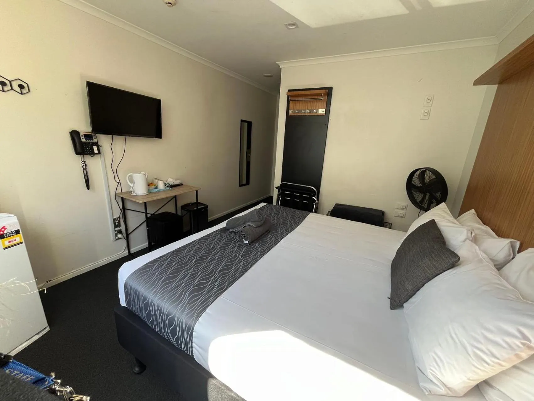 Bedroom, Bed in No. 9 Hotel