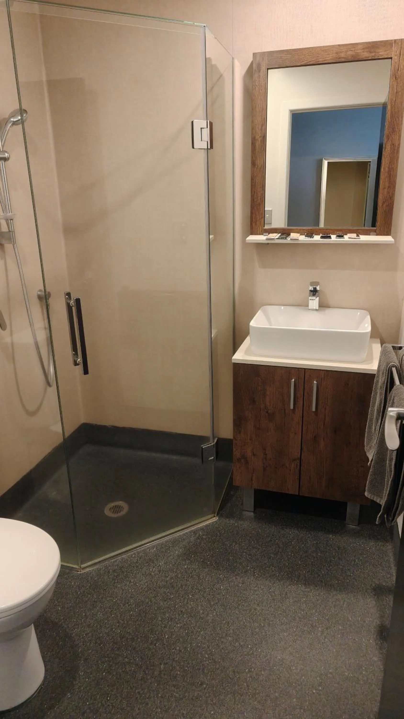 Bathroom in No. 9 Hotel