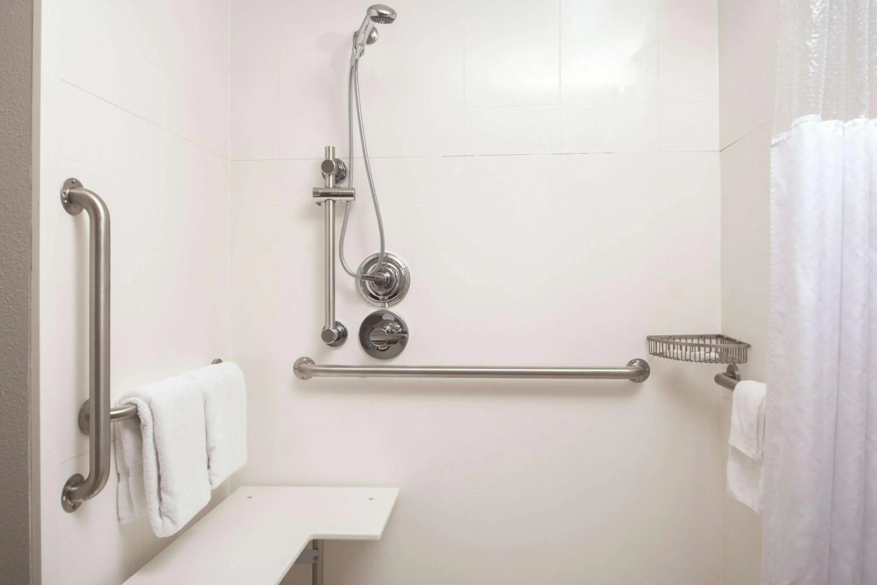 Photo of the whole room in La Quinta by Wyndham Fairfield - Napa Valley