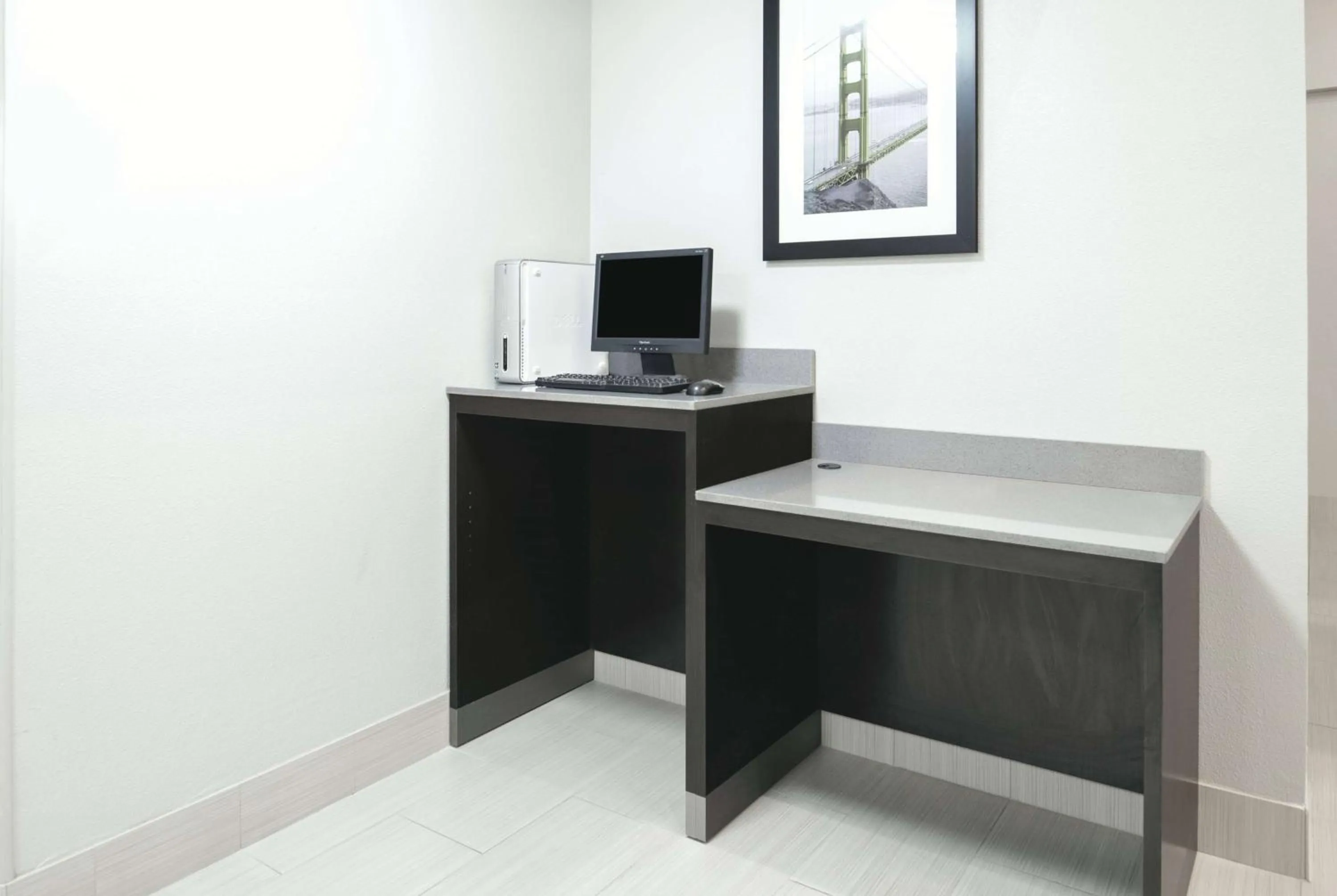 Business facilities in La Quinta by Wyndham Fairfield - Napa Valley