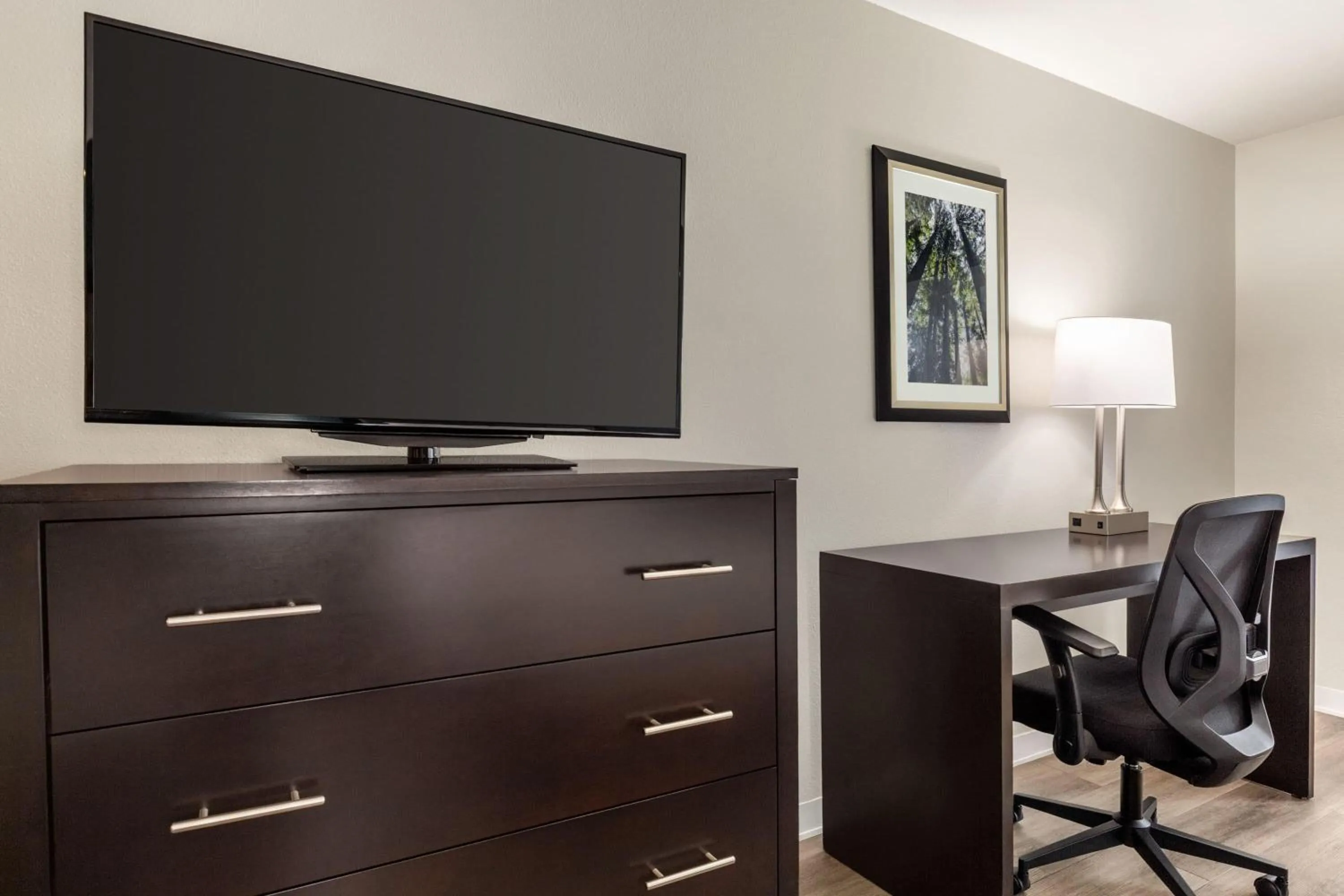 Photo of the whole room in La Quinta by Wyndham Fairfield - Napa Valley