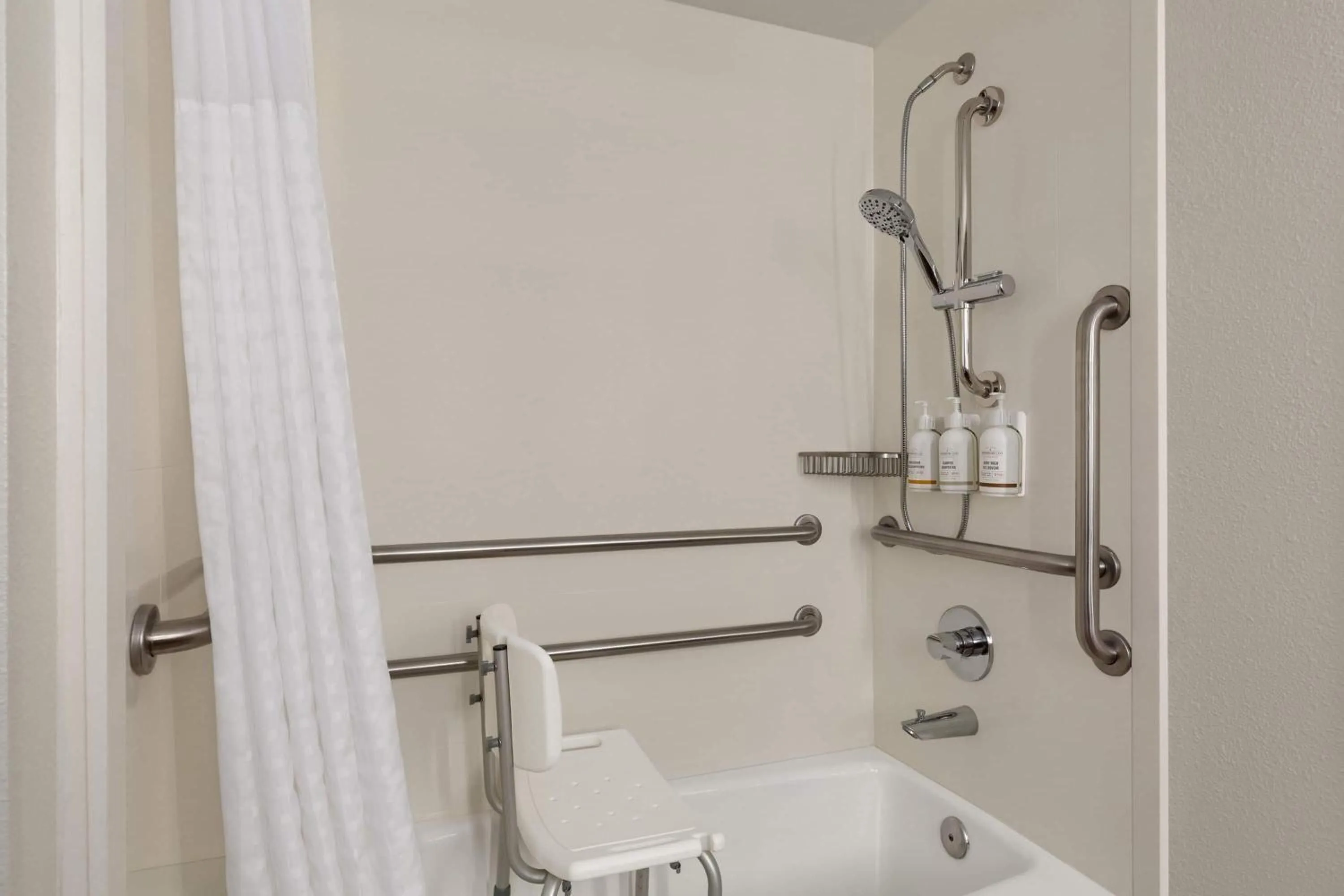 Bathroom in La Quinta by Wyndham Fairfield - Napa Valley