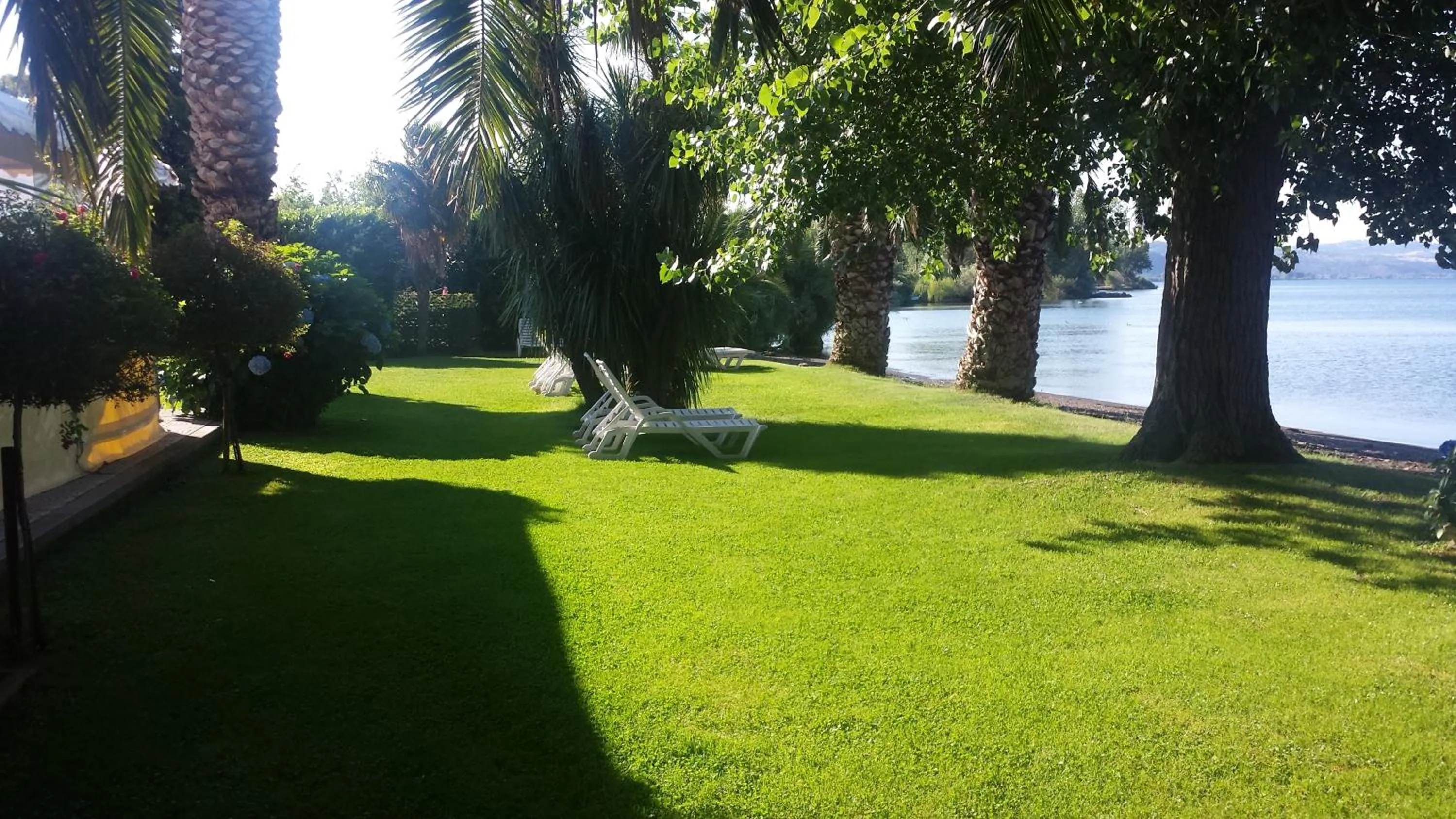 Garden view in Hotel Eden Sul Lago