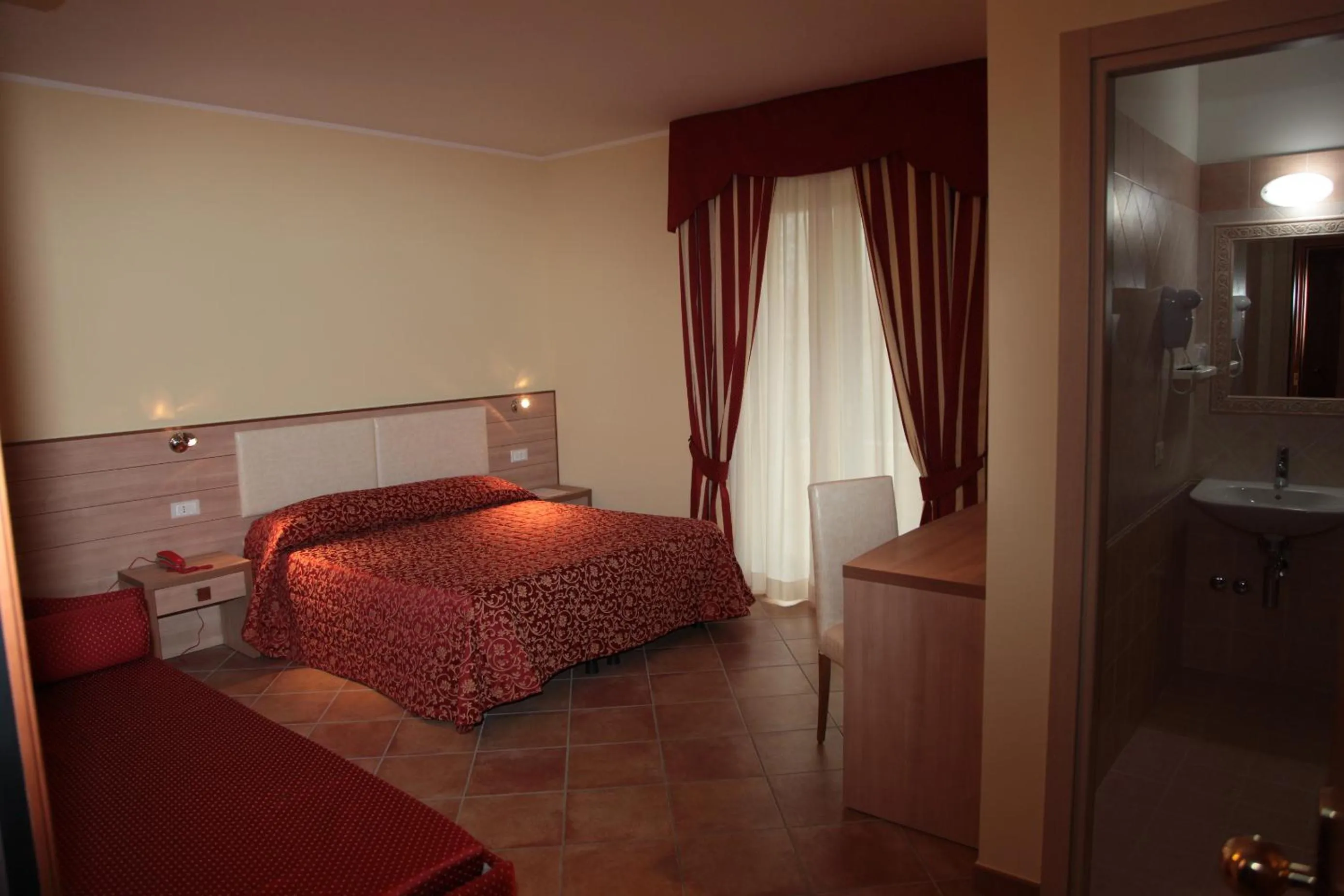 Photo of the whole room, Bed in Hotel Eden Sul Lago