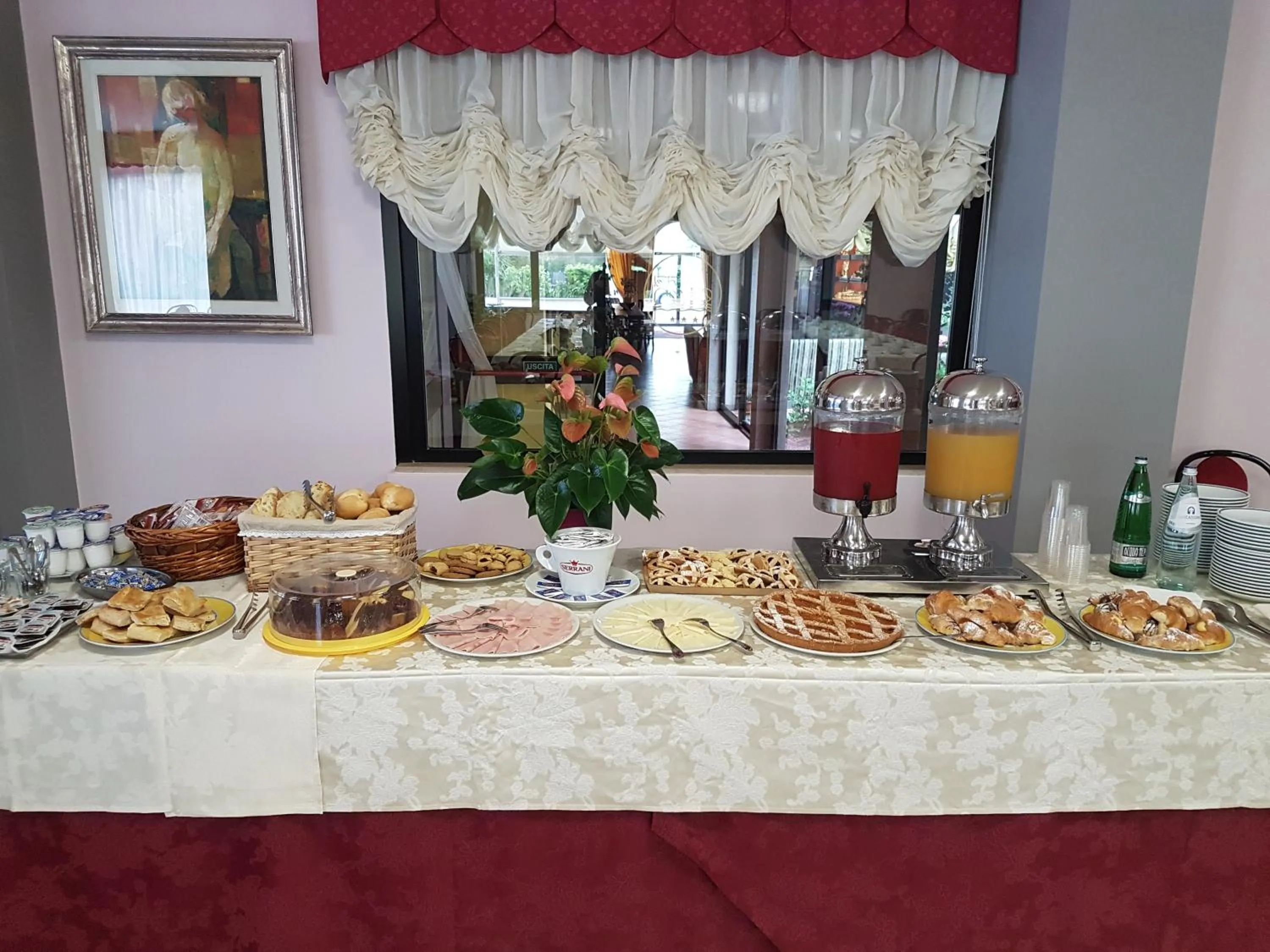 Breakfast in Hotel Eden Sul Lago