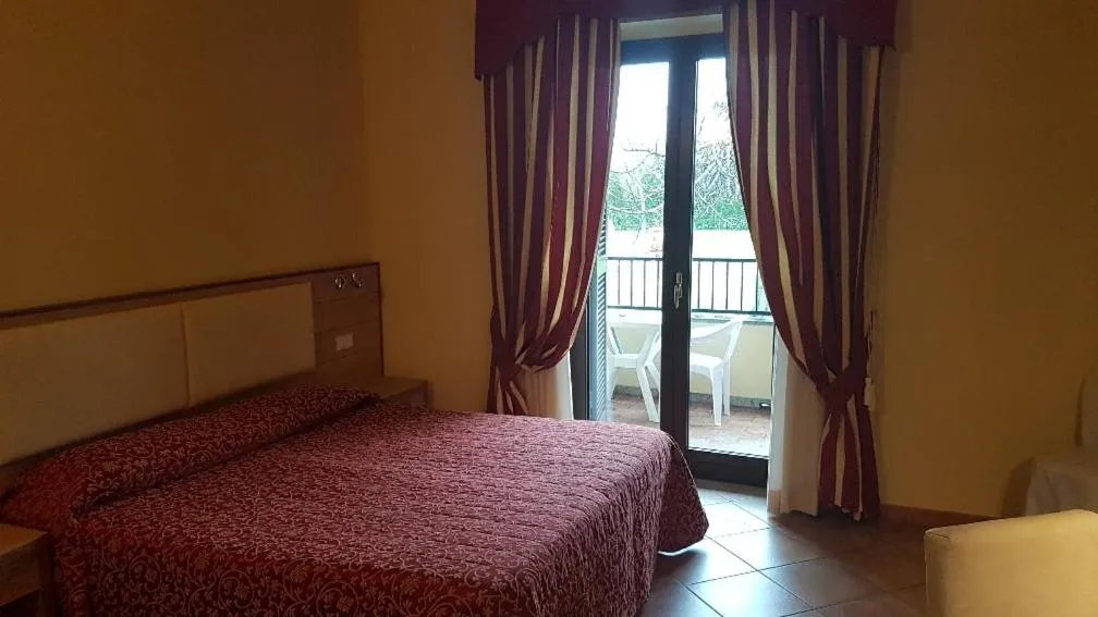 Photo of the whole room, Bed in Hotel Eden Sul Lago