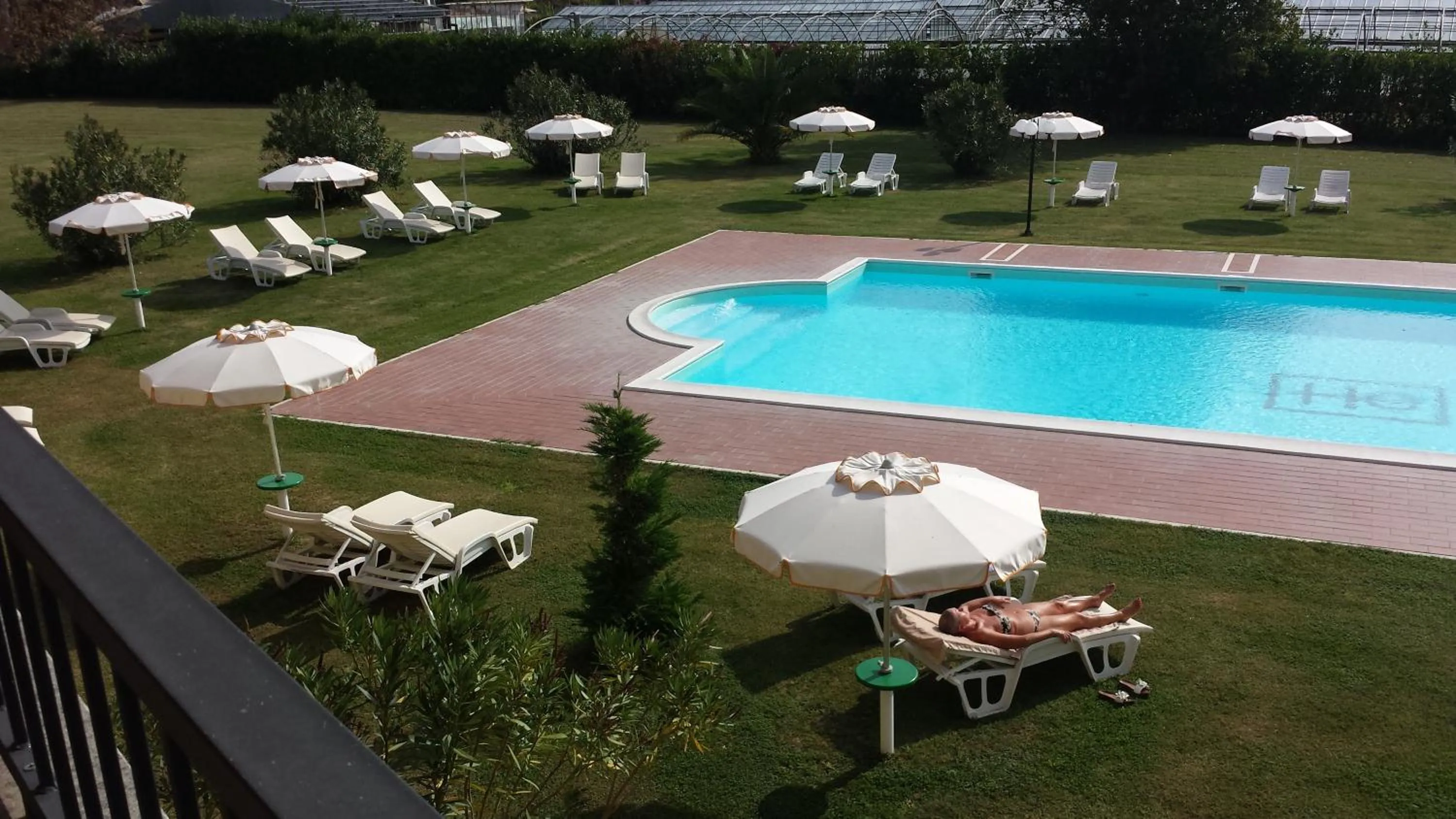 Swimming pool in Hotel Eden Sul Lago