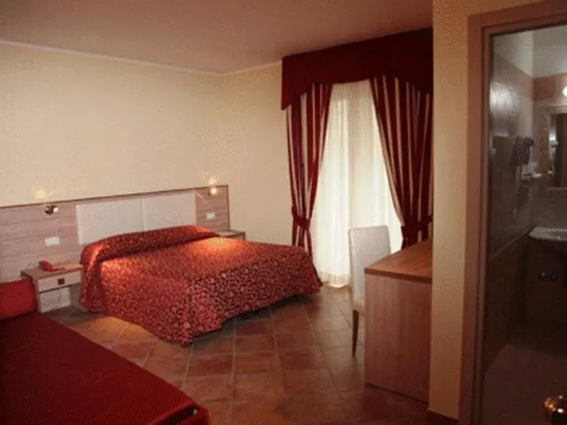 Decorative detail, Bed in Hotel Eden Sul Lago