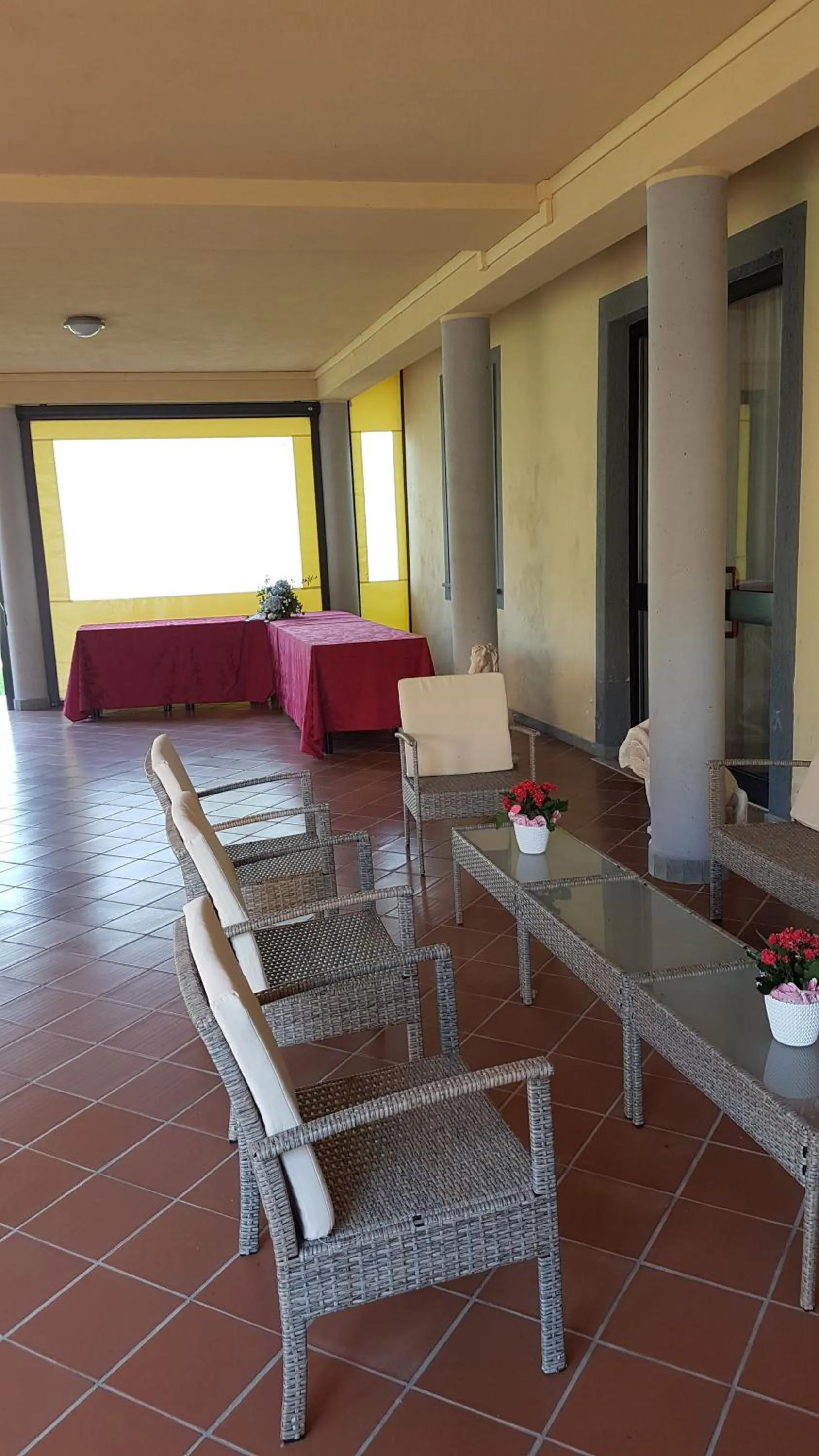 Patio in Hotel Eden Sul Lago