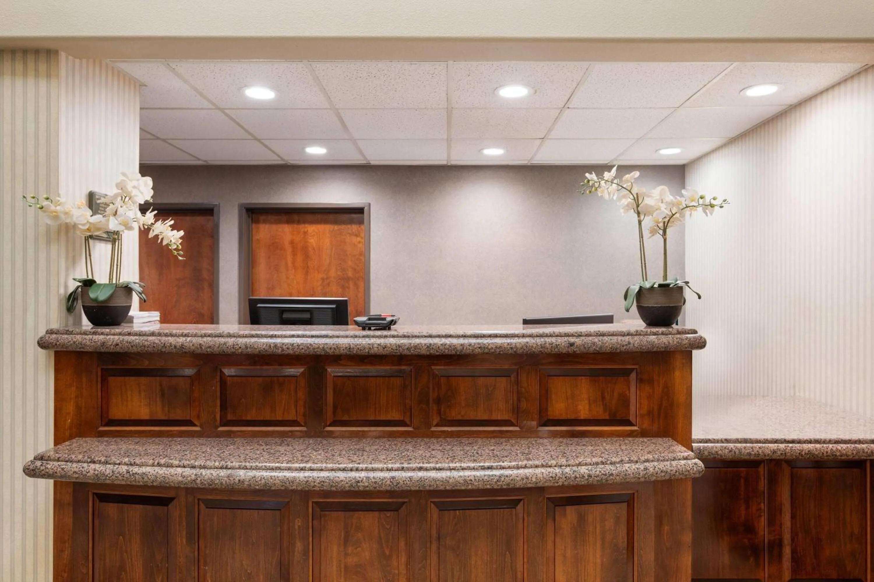 Lobby or reception in Hawthorn Suites by Wyndham Napa Valley