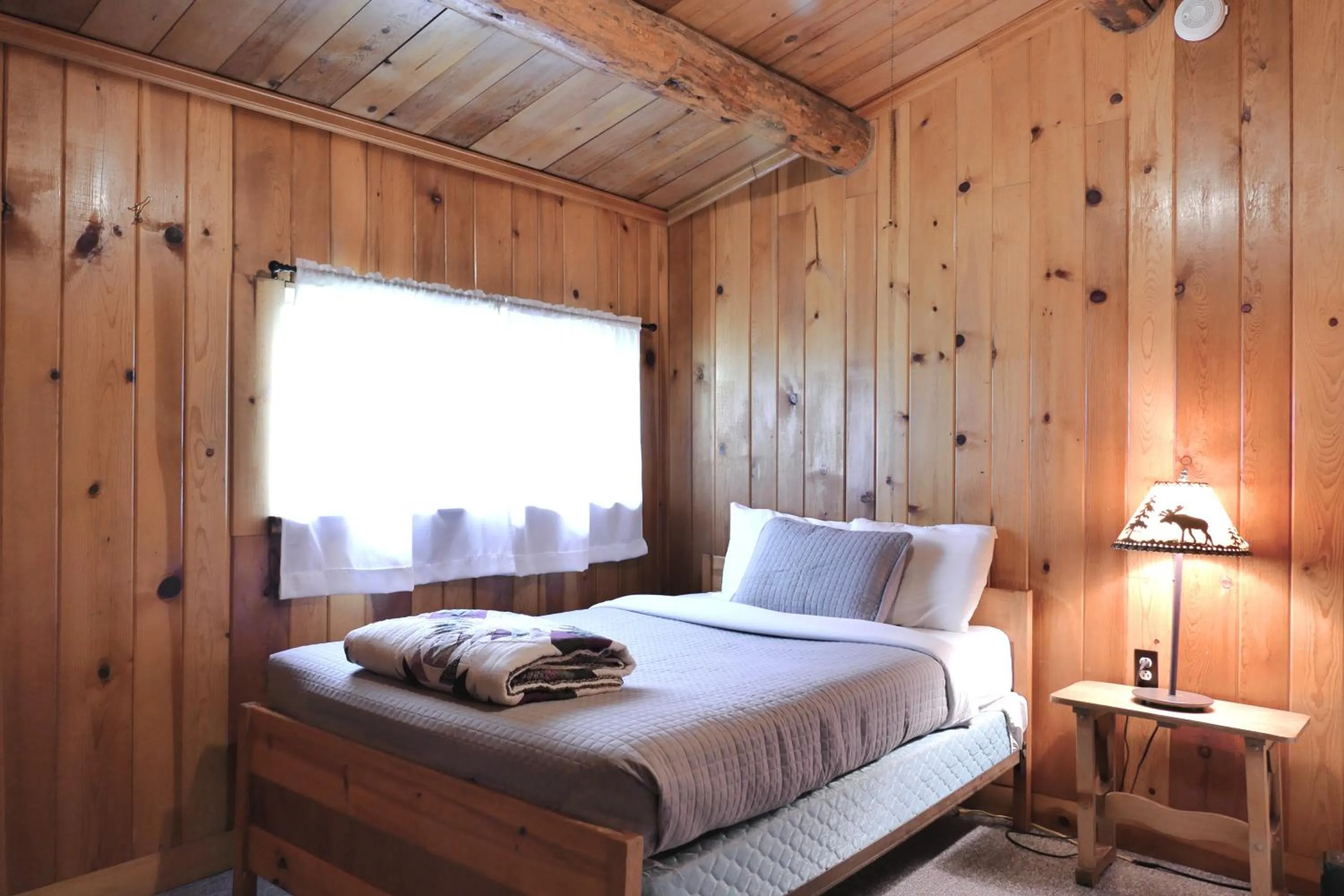 Bed in Trail Shop Inn