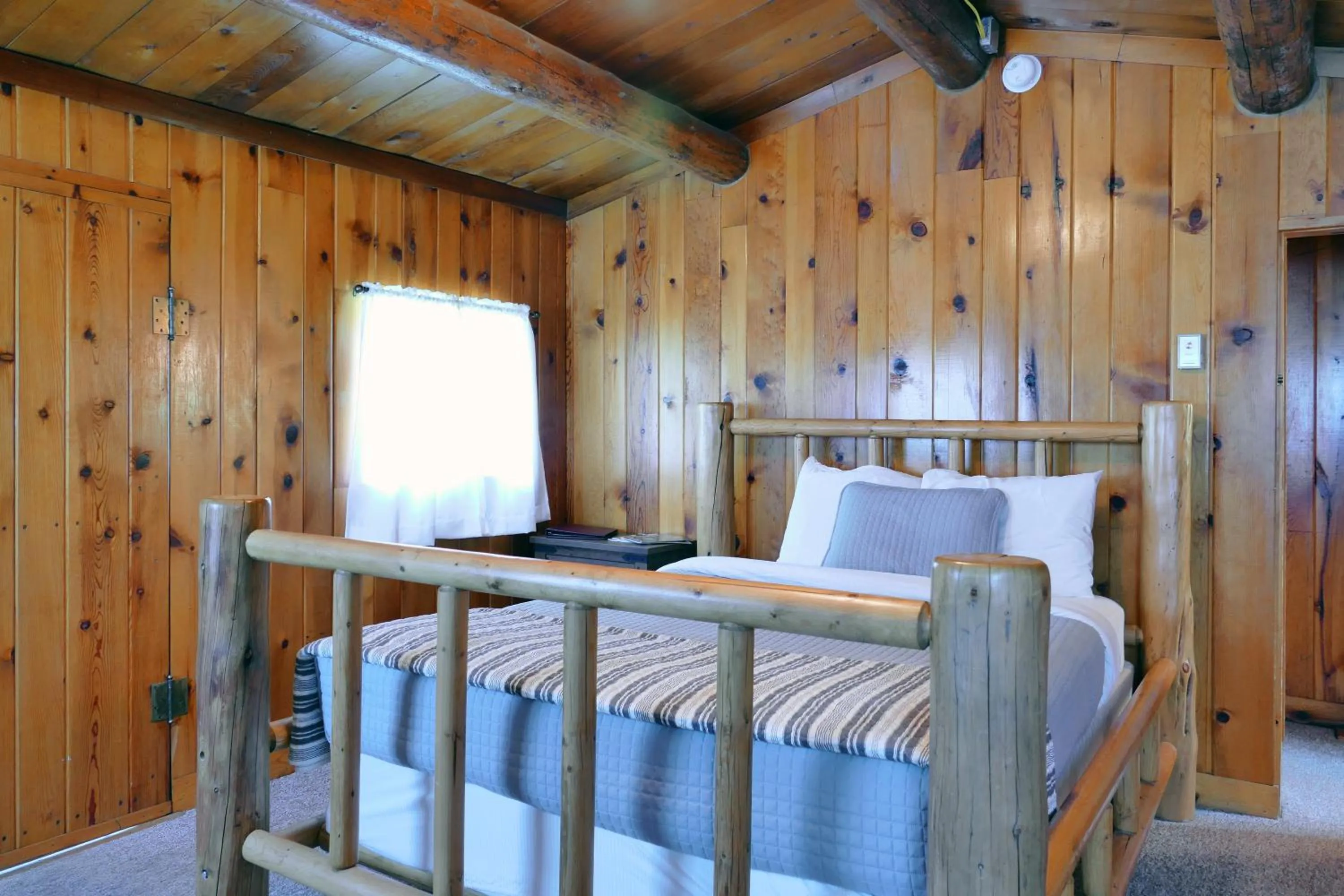 Bed in Trail Shop Inn