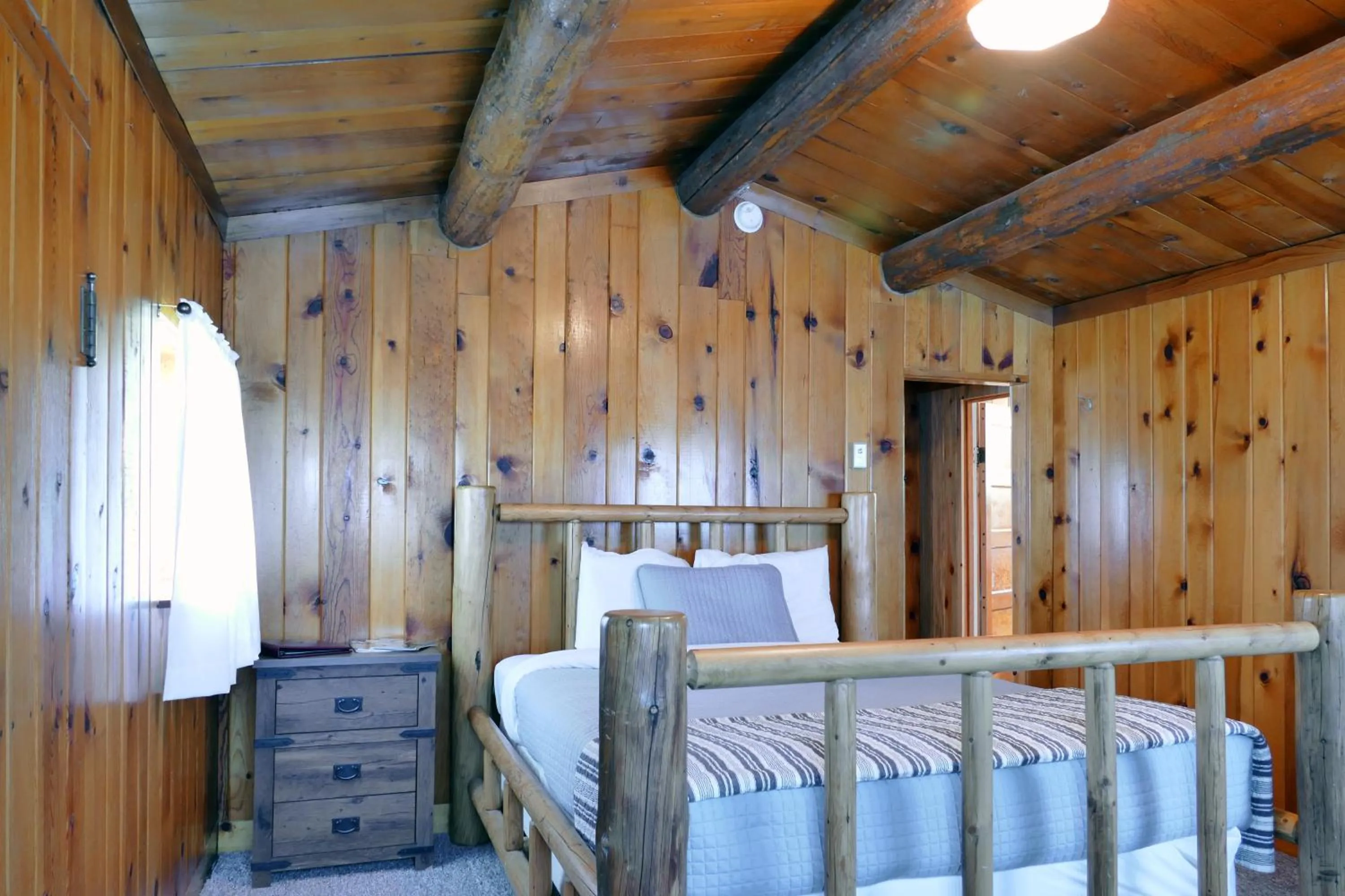 Bed in Trail Shop Inn