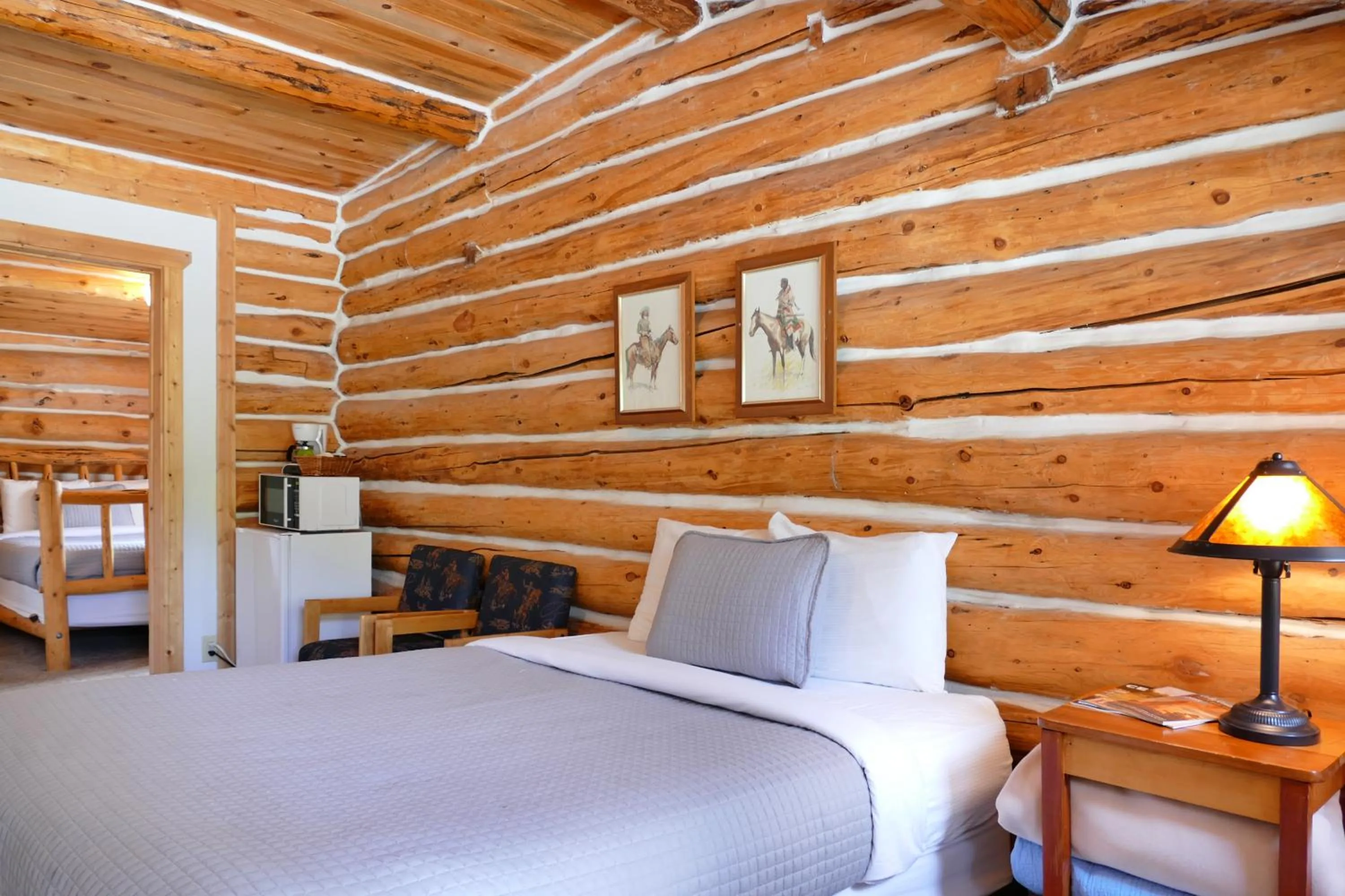 Bed in Trail Shop Inn