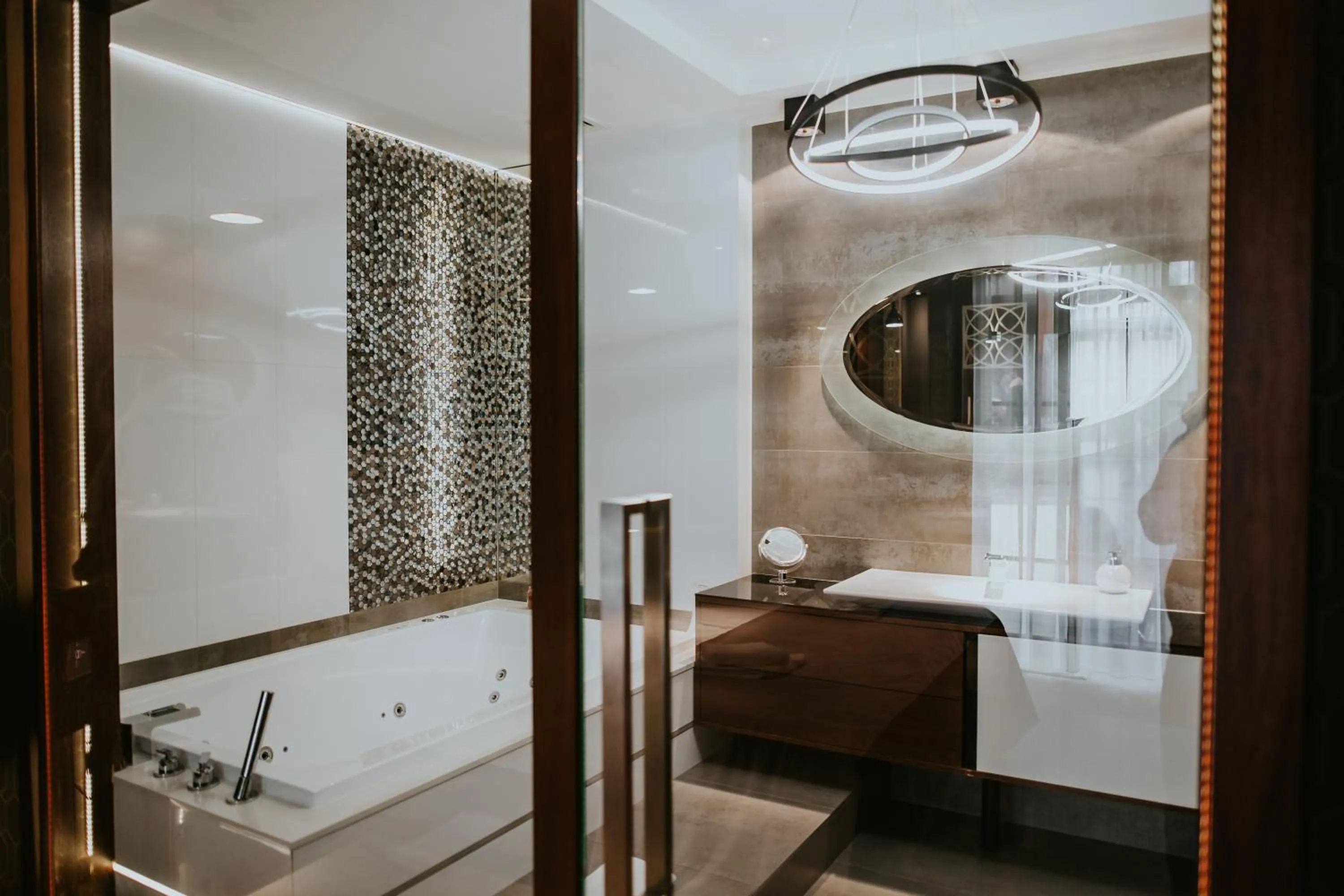 Hot Tub in Kompleks Dąbrówka