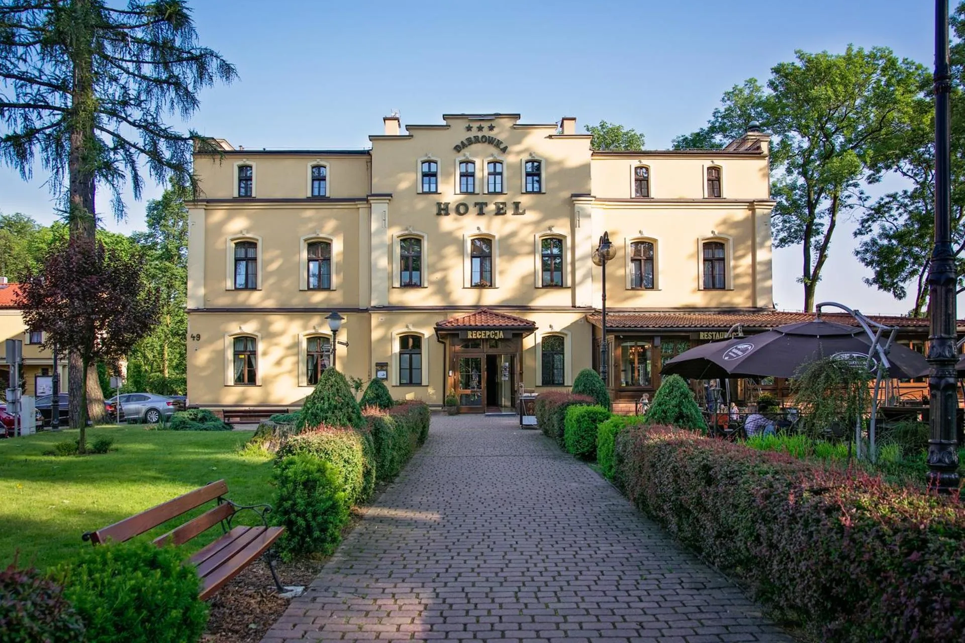 Property building in Kompleks Dąbrówka