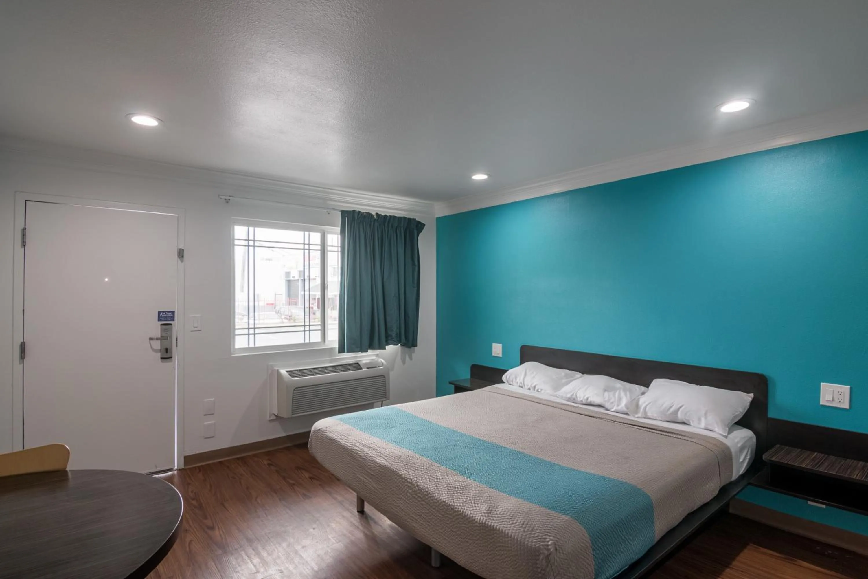 Photo of the whole room, Bed in Motel 6-Norwalk, CA