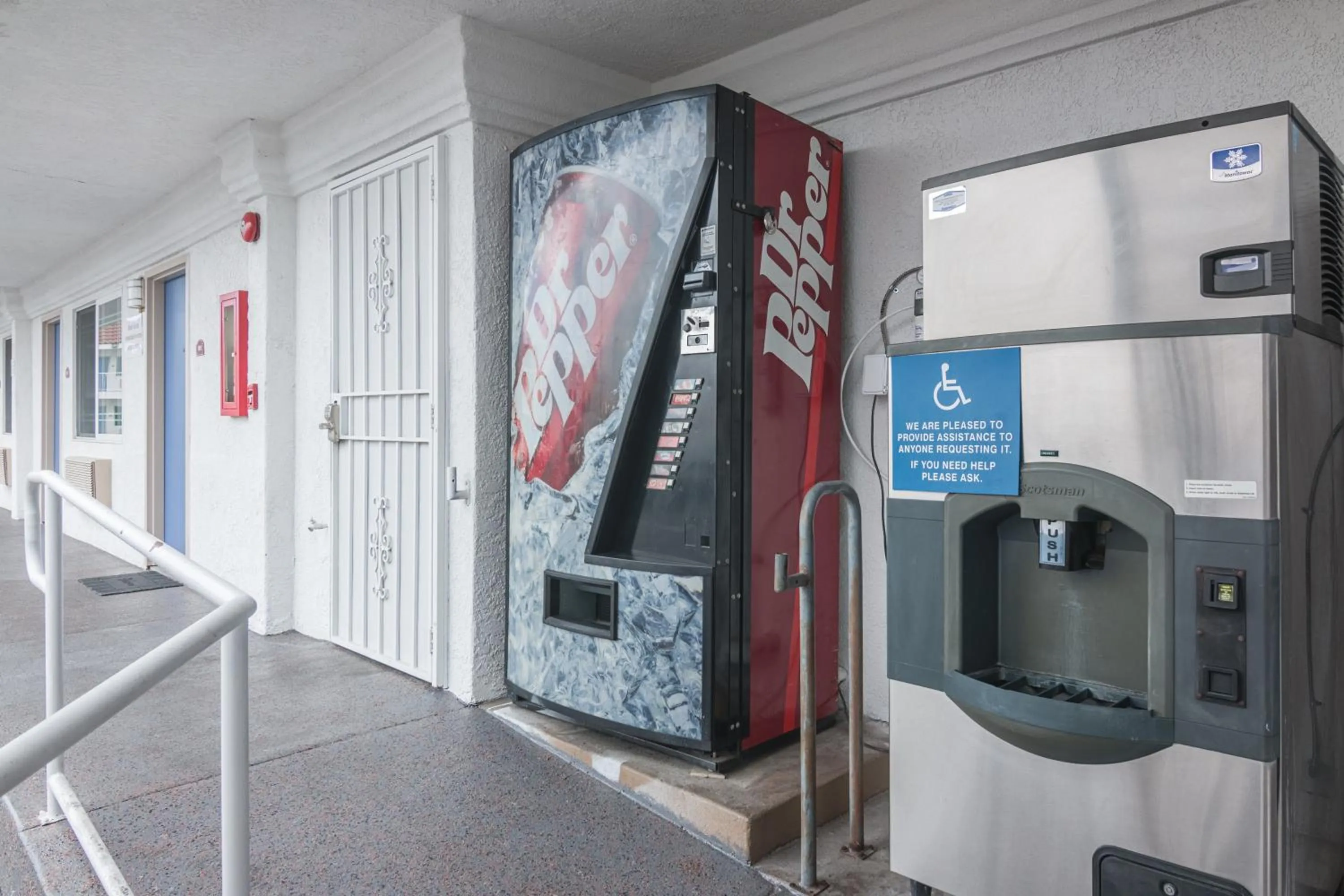 Area and facilities in Motel 6-Norwalk, CA