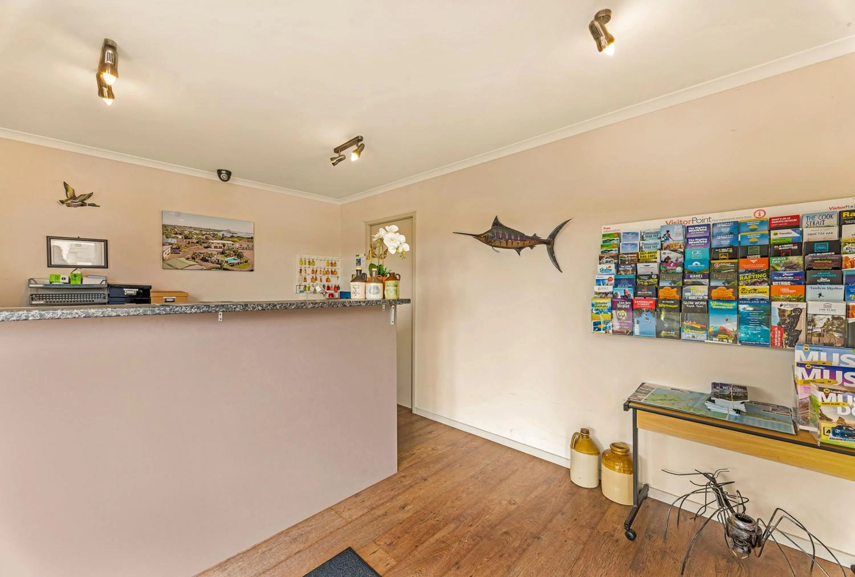 Lobby or reception in Cottage Park Thermal Motel