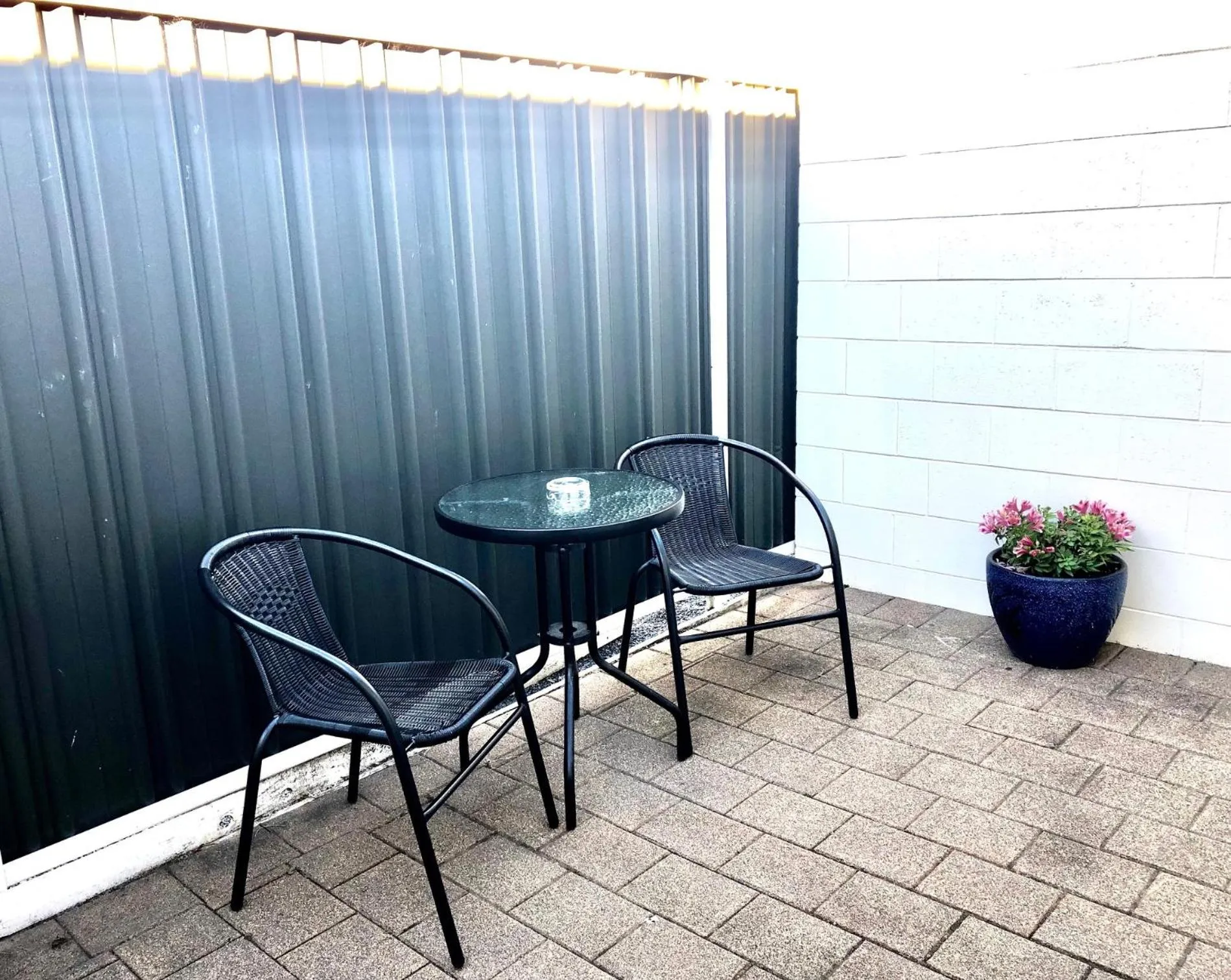 Patio in Cottage Park Thermal Motel