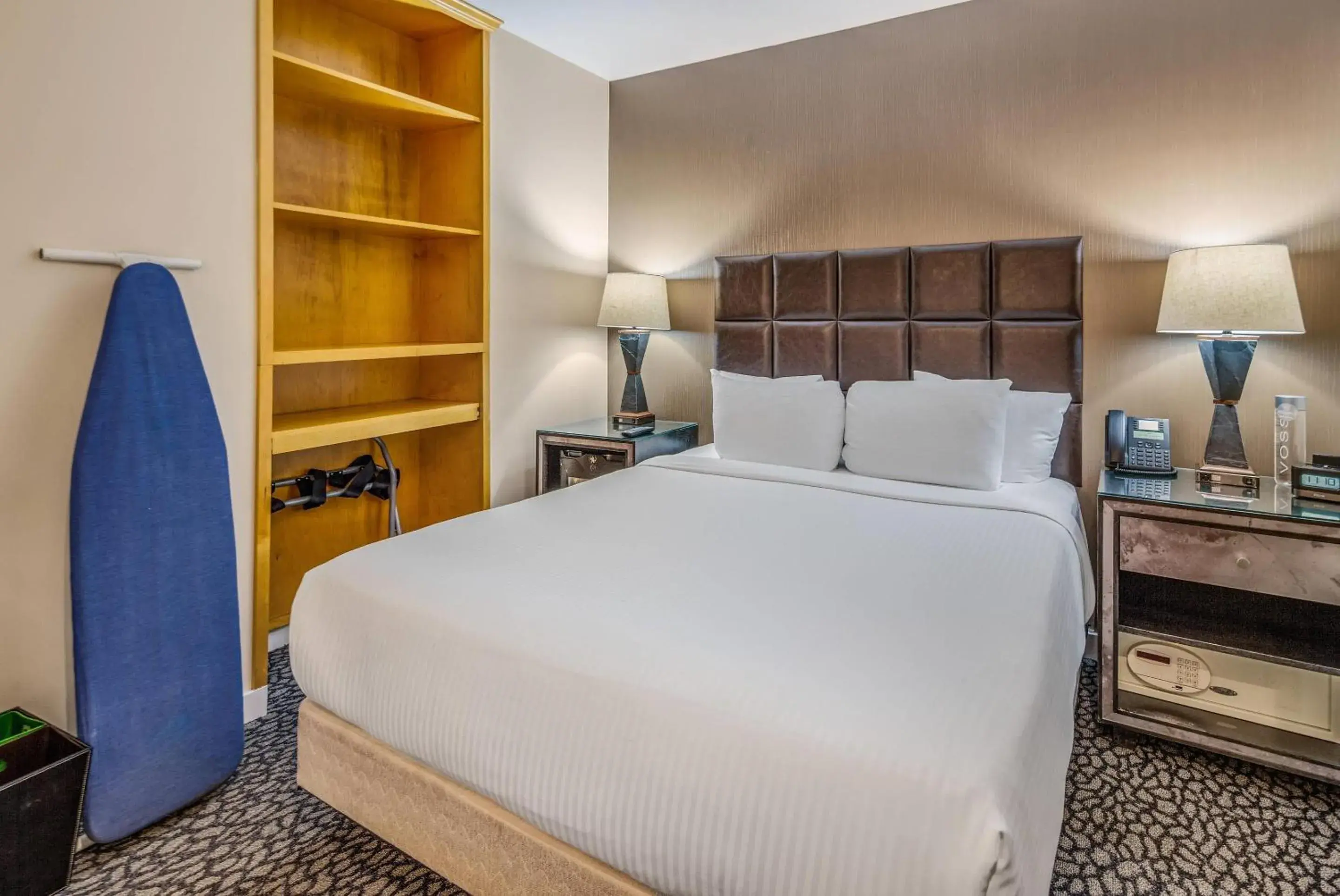 Bedroom in The Historic Blue Angel Hotel Lexington Ave, an Ascend Collection Bedroom in The Historic Blue Angel Hotel Lexington Ave, an Ascend Collection