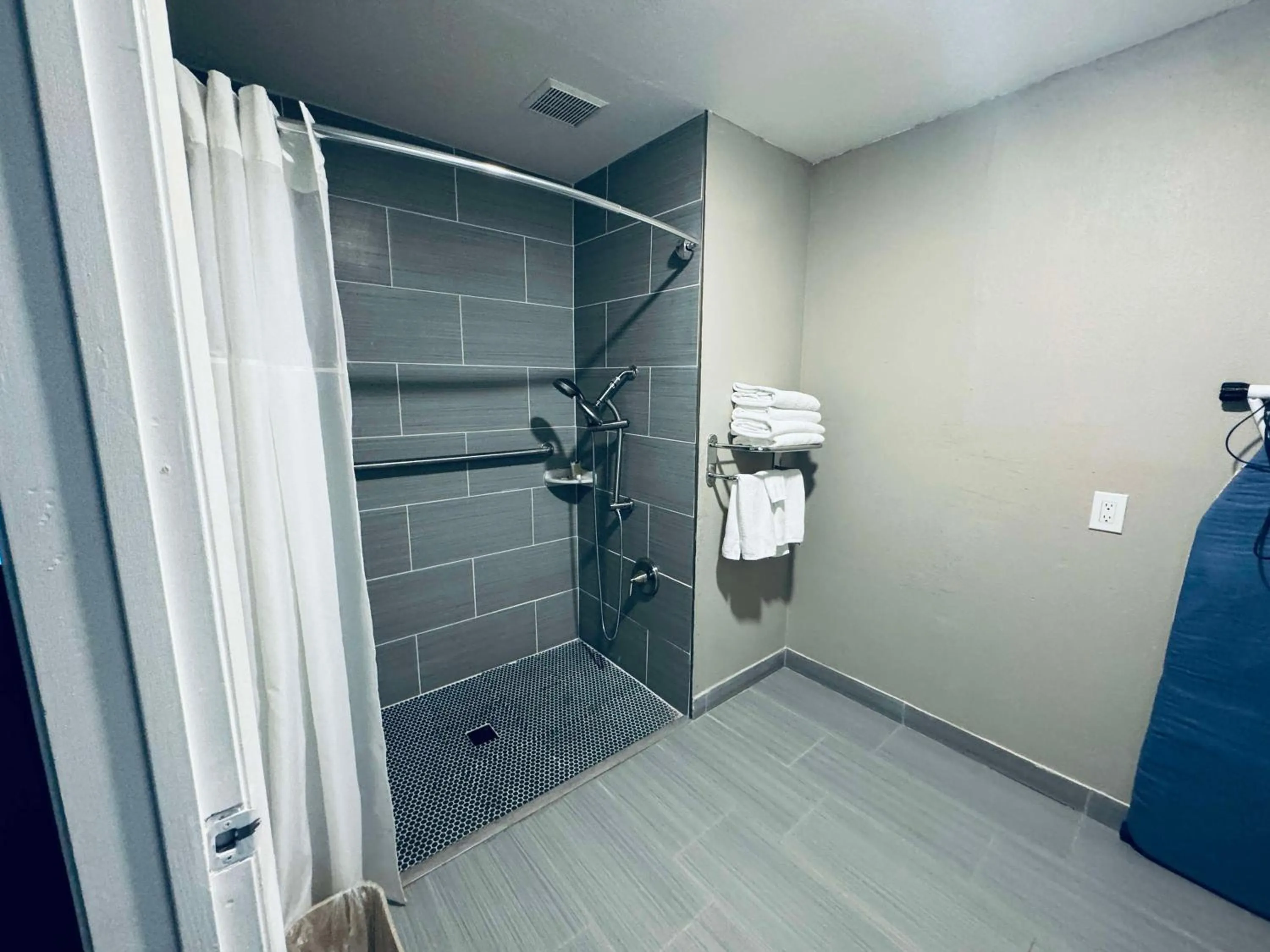Bathroom in SureStay by Best Western Fresno Central