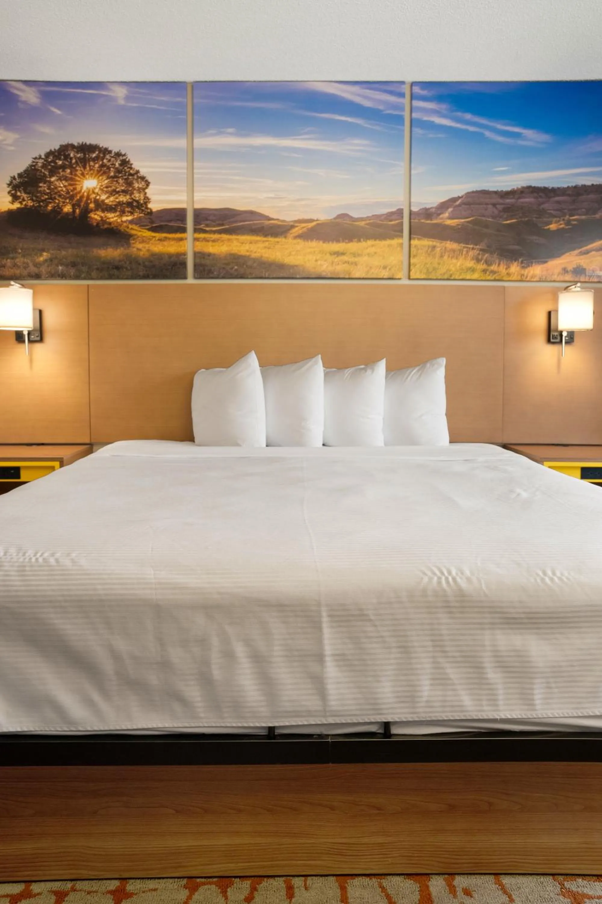 Bedroom, Bed in Days Inn by Wyndham Omaha - West Dodge