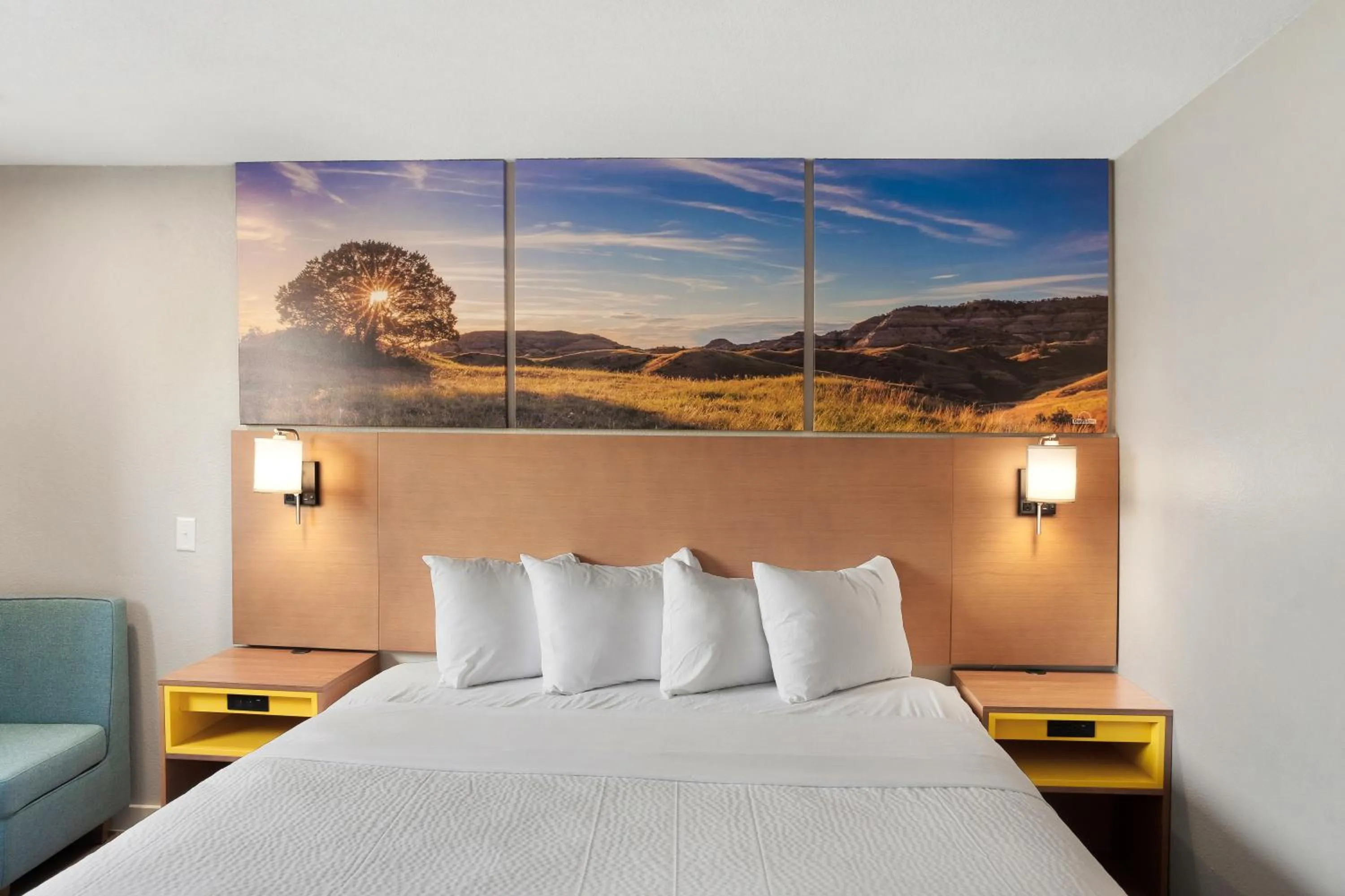 Bedroom, Bed in Days Inn by Wyndham Omaha - West Dodge