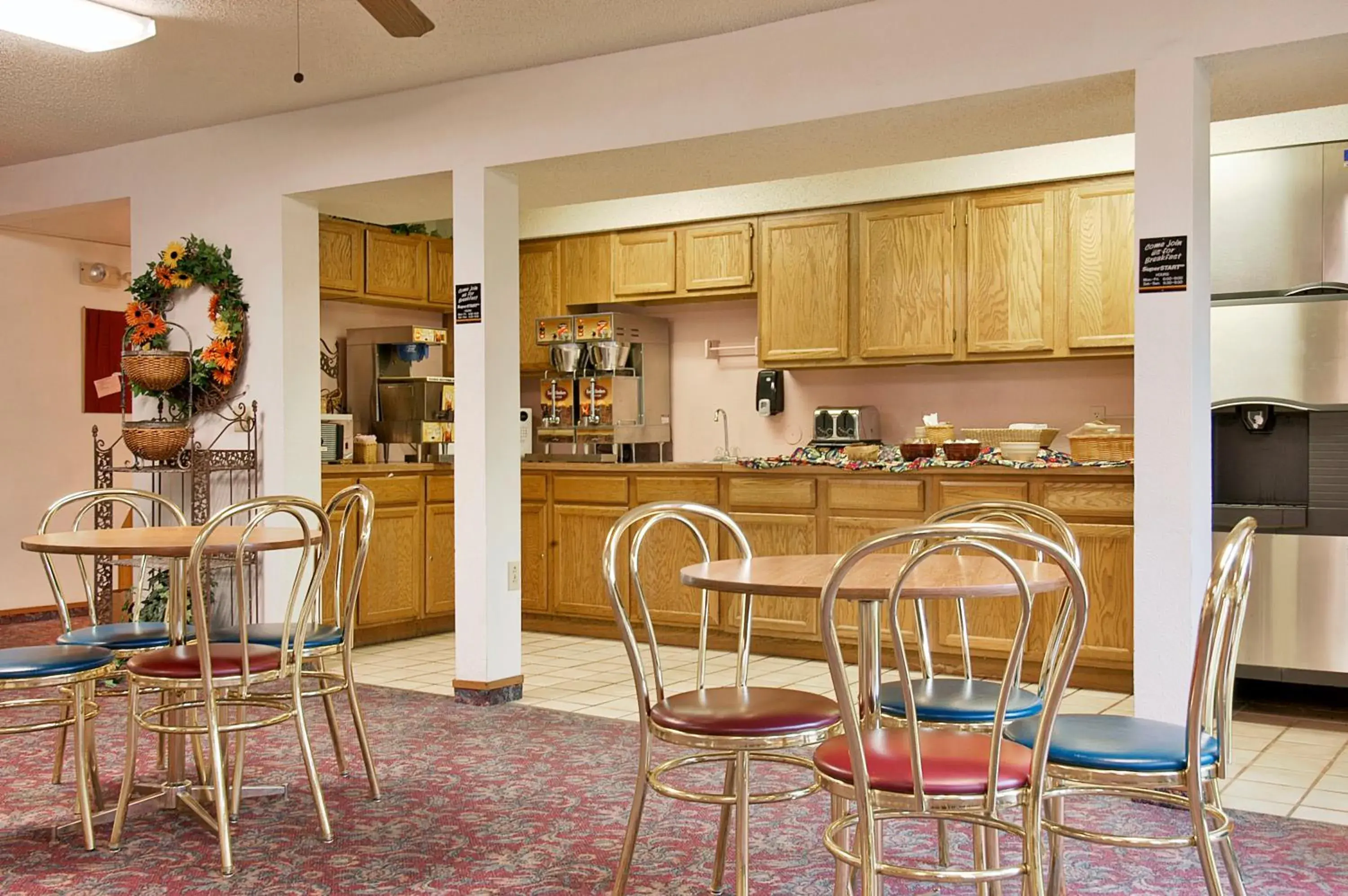 Breakfast in Super 8 by Wyndham Omaha/West Dodge Breakfast in Super 8 by Wyndham Omaha/West Dodge