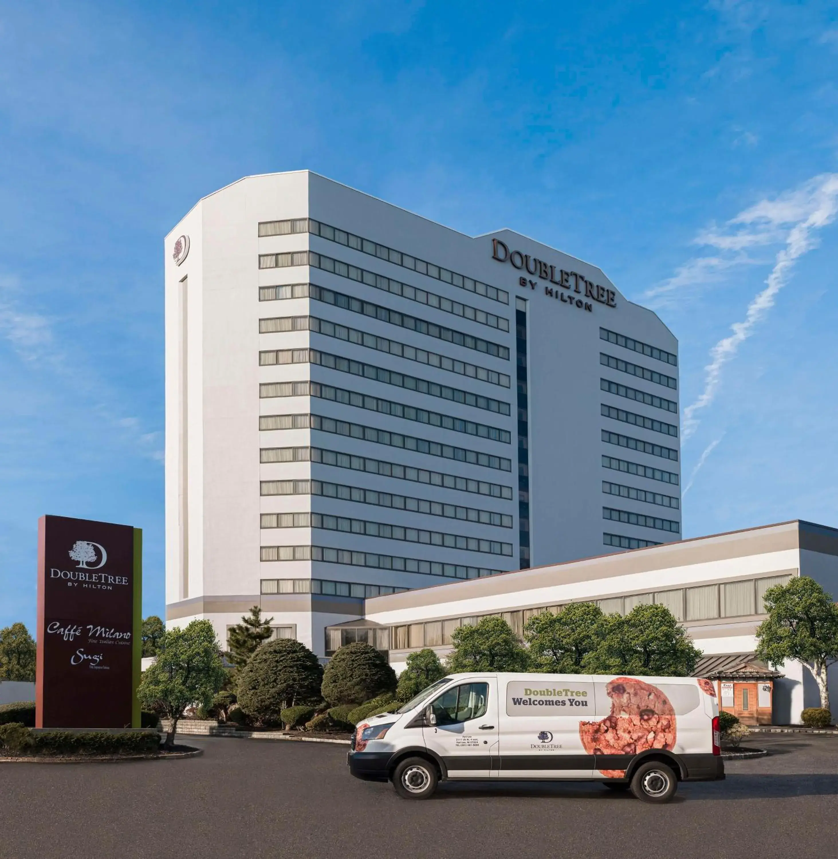 Property building in DoubleTree by Hilton Fort Lee/George Washington Bridge Property building in DoubleTree by Hilton Fort Lee/George Washington Bridge
