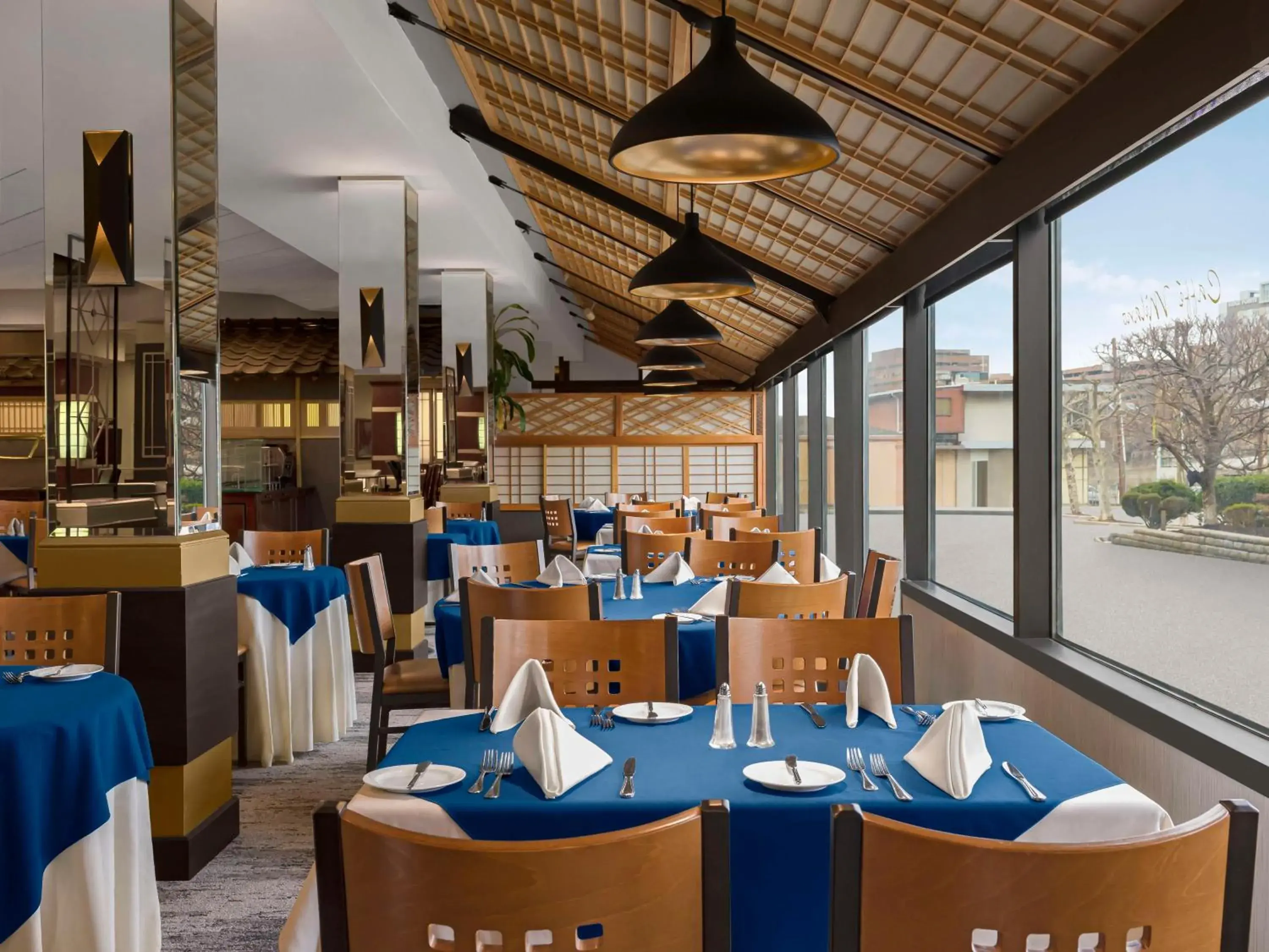 Restaurant/places to eat in DoubleTree by Hilton Fort Lee/George Washington Bridge Restaurant/places to eat in DoubleTree by Hilton Fort Lee/George Washington Bridge
