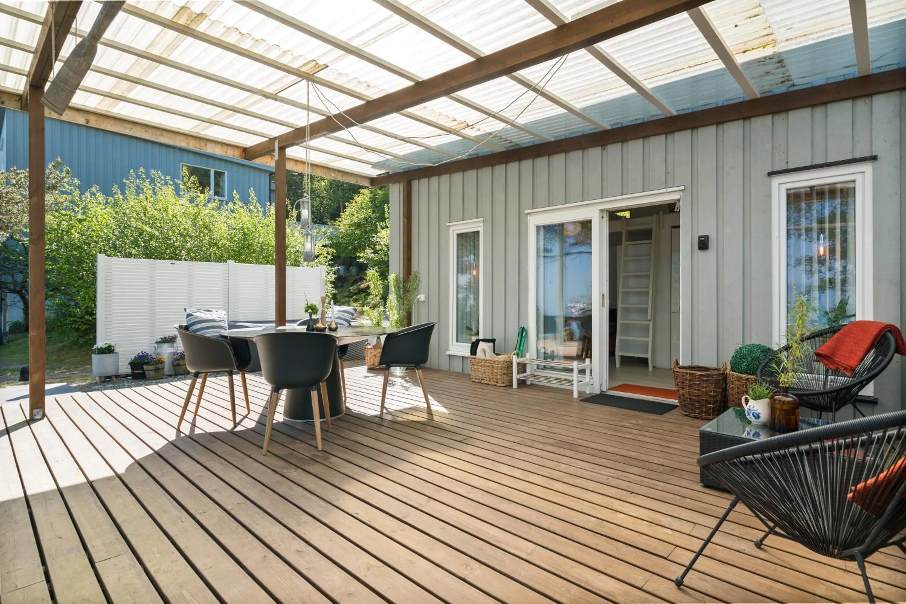 Patio in Private House & Bungalow by the sea