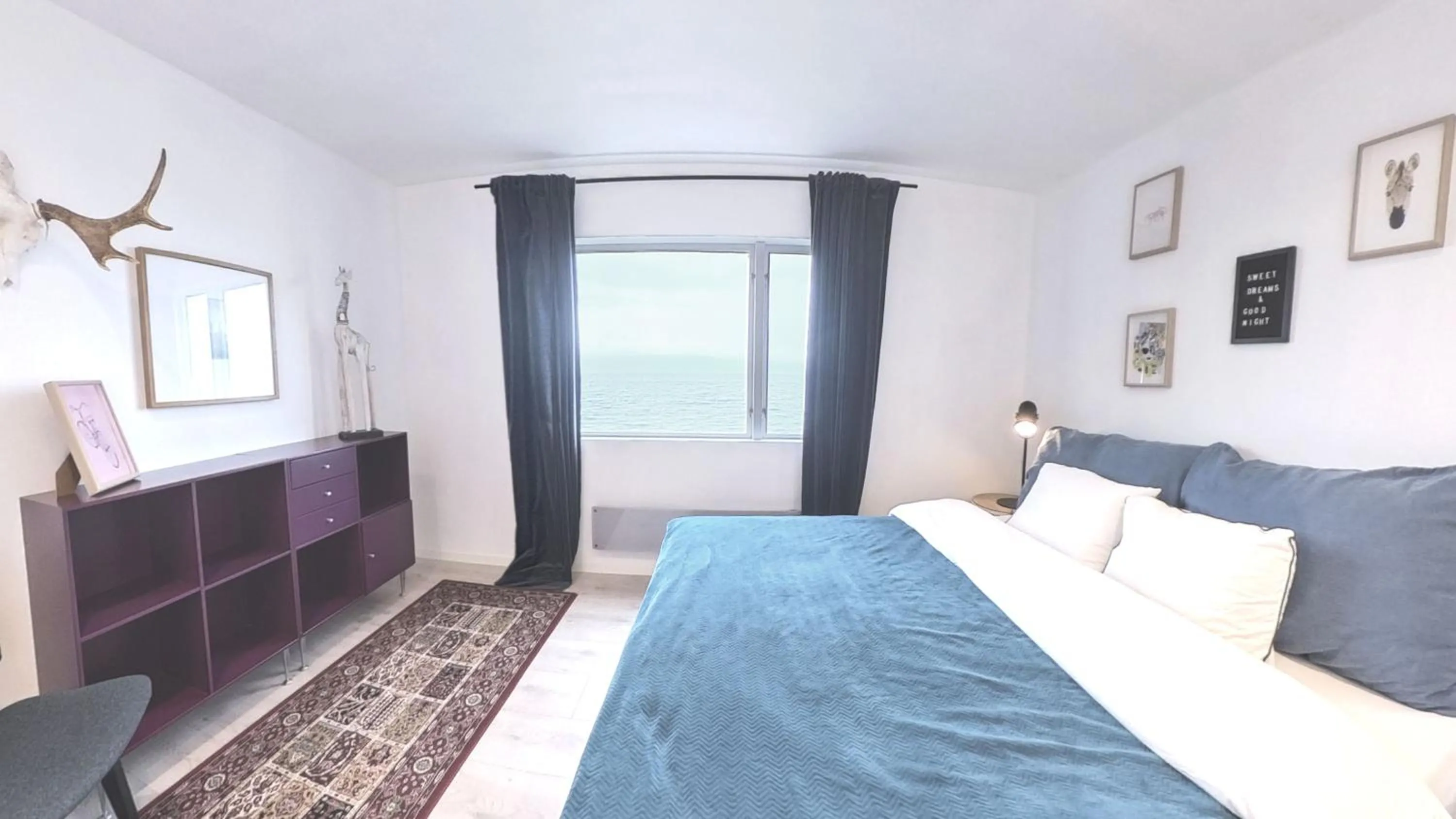 Bedroom, Bed in Private House & Bungalow by the sea