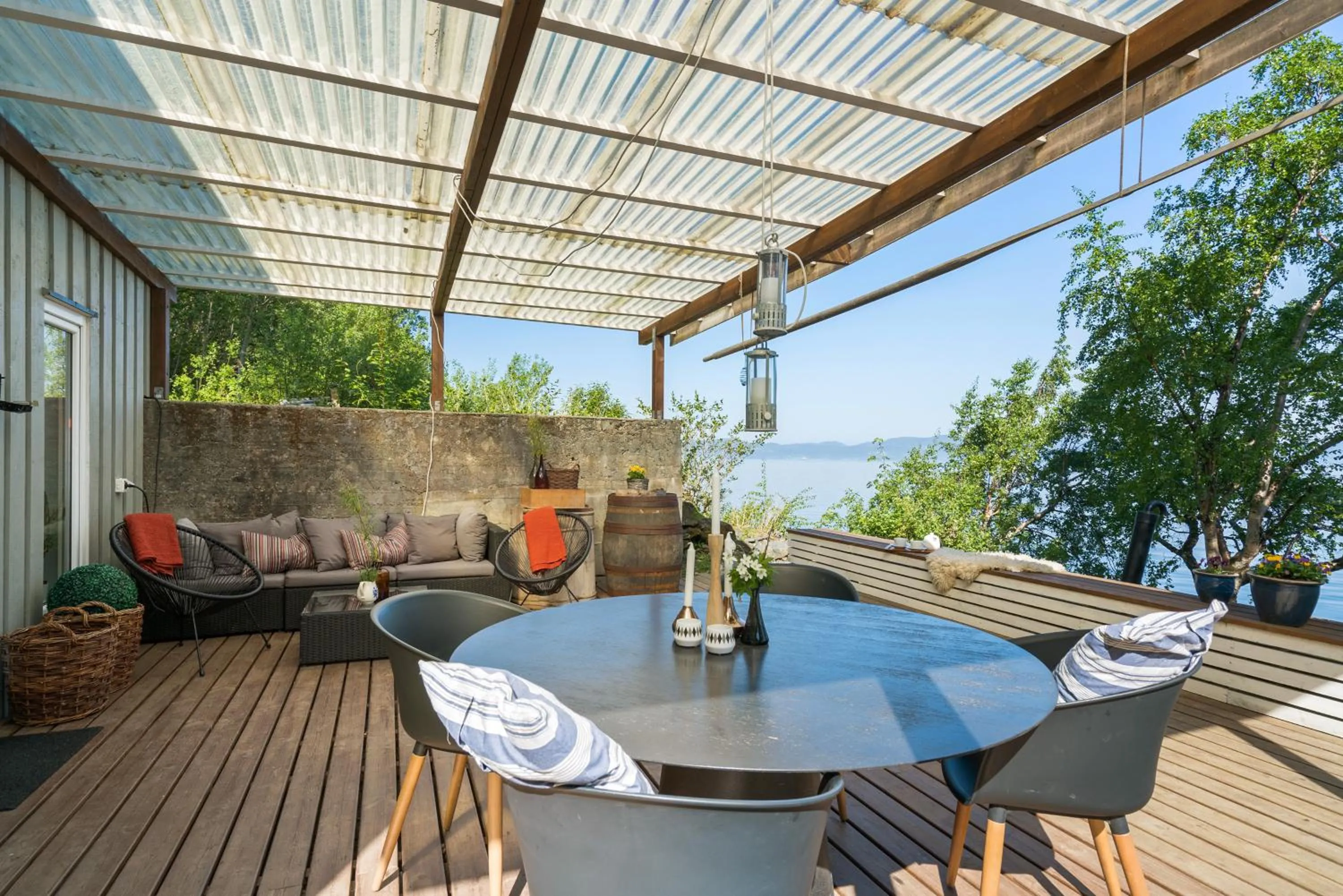 Patio in Private House & Bungalow by the sea