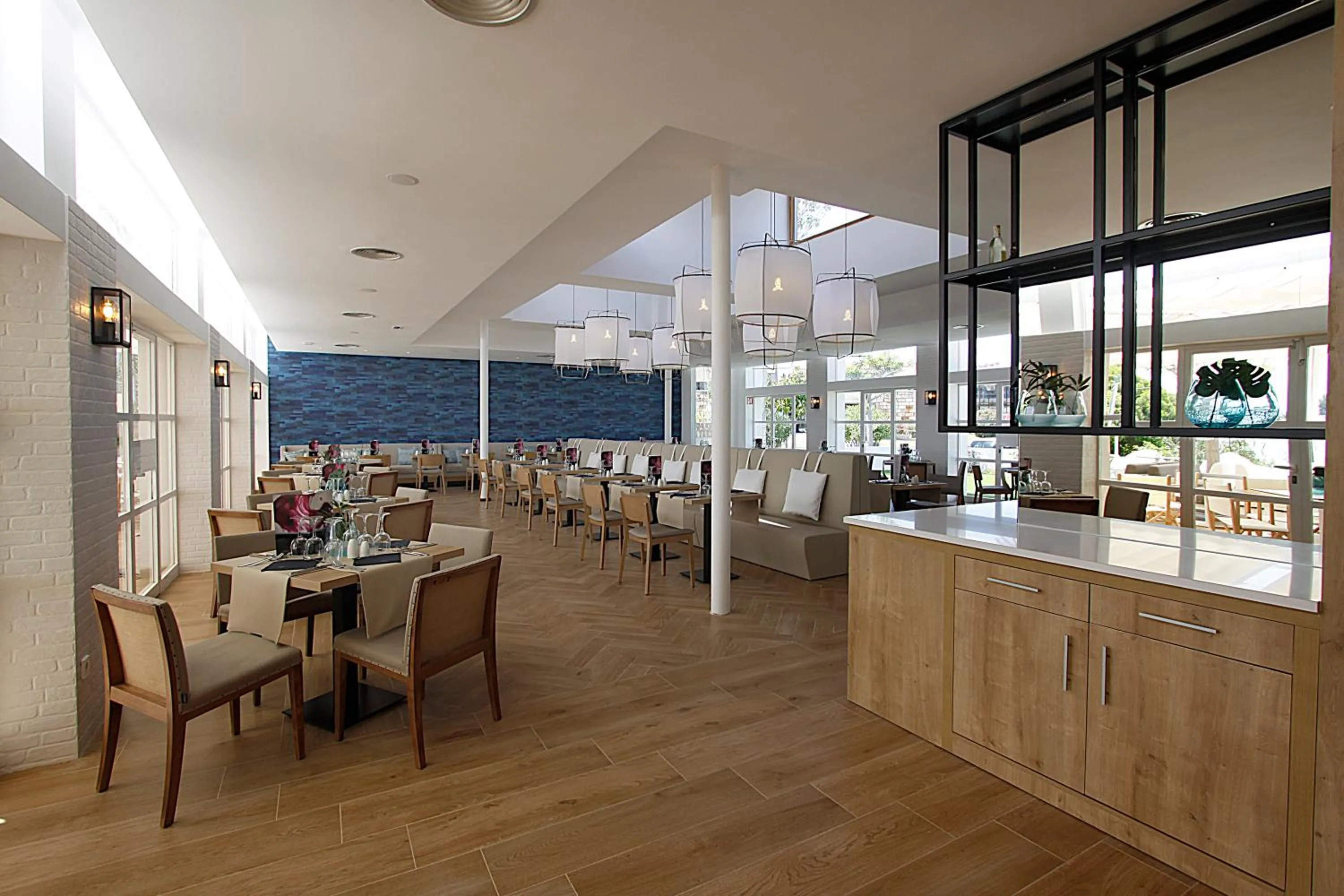 Restaurant/places to eat in BG Rei del Mediterrani