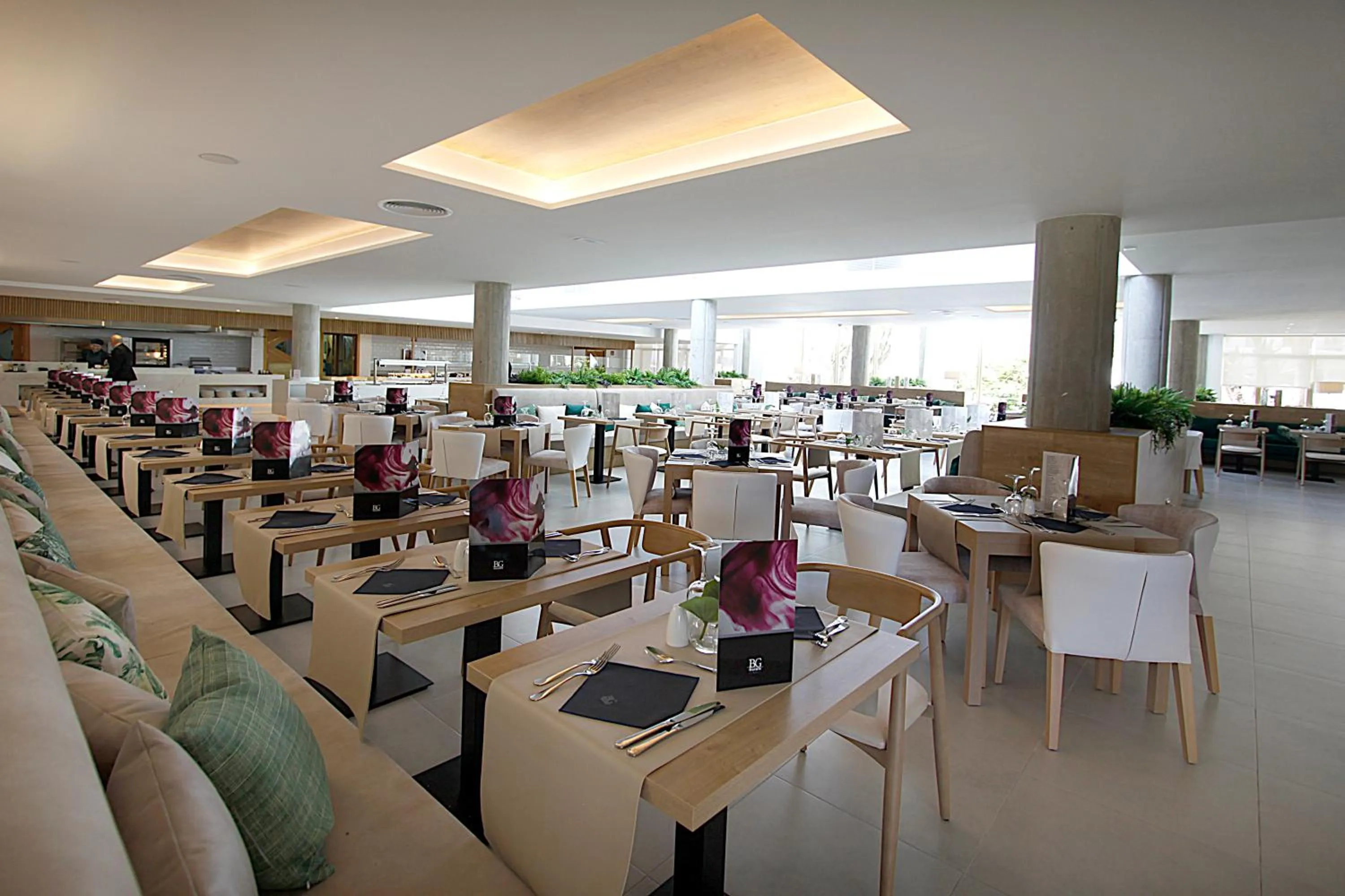 Restaurant/places to eat in BG Rei del Mediterrani