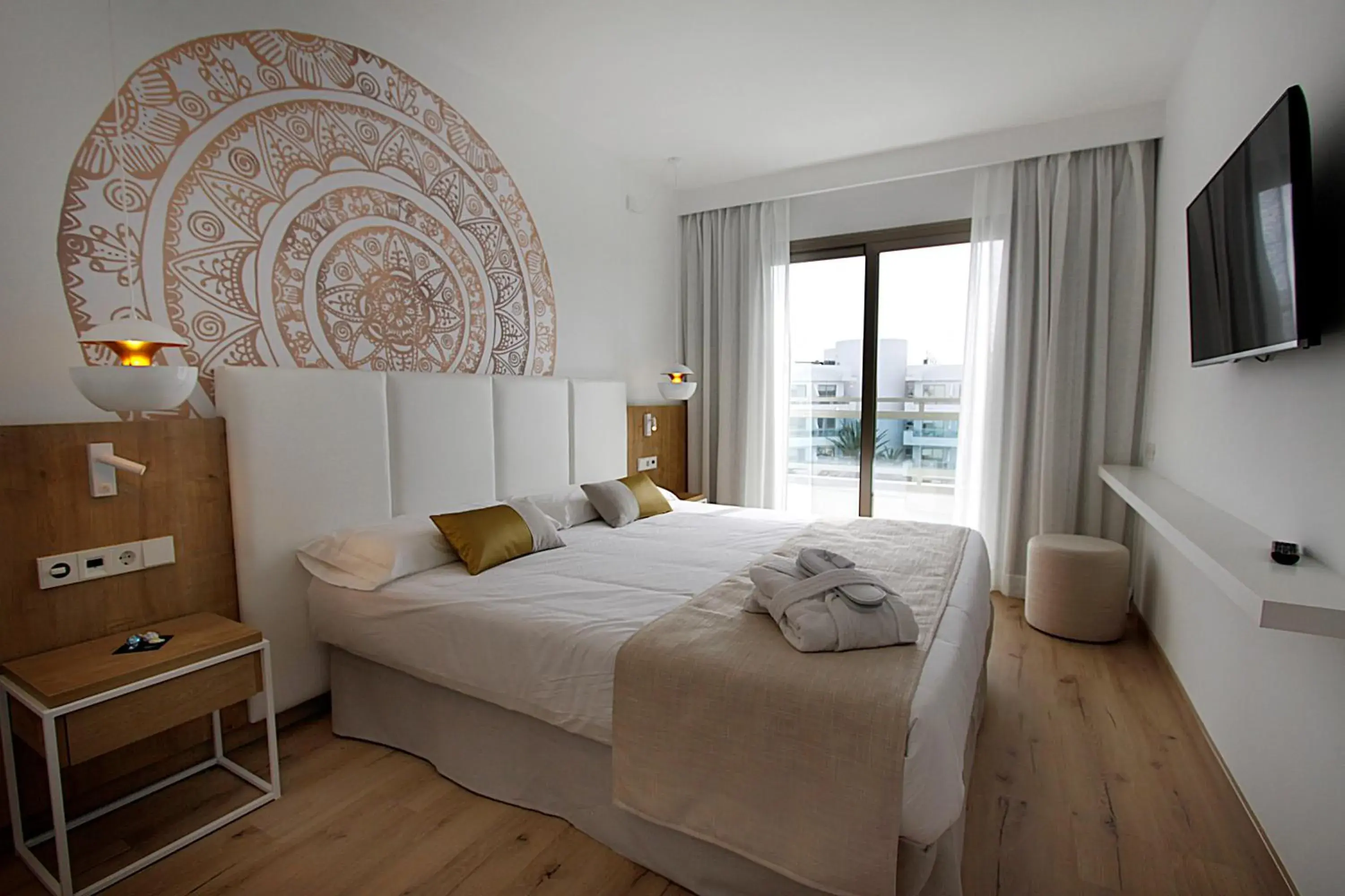 Photo of the whole room, Bed in BG Rei del Mediterrani Photo of the whole room, Bed in BG Rei del Mediterrani