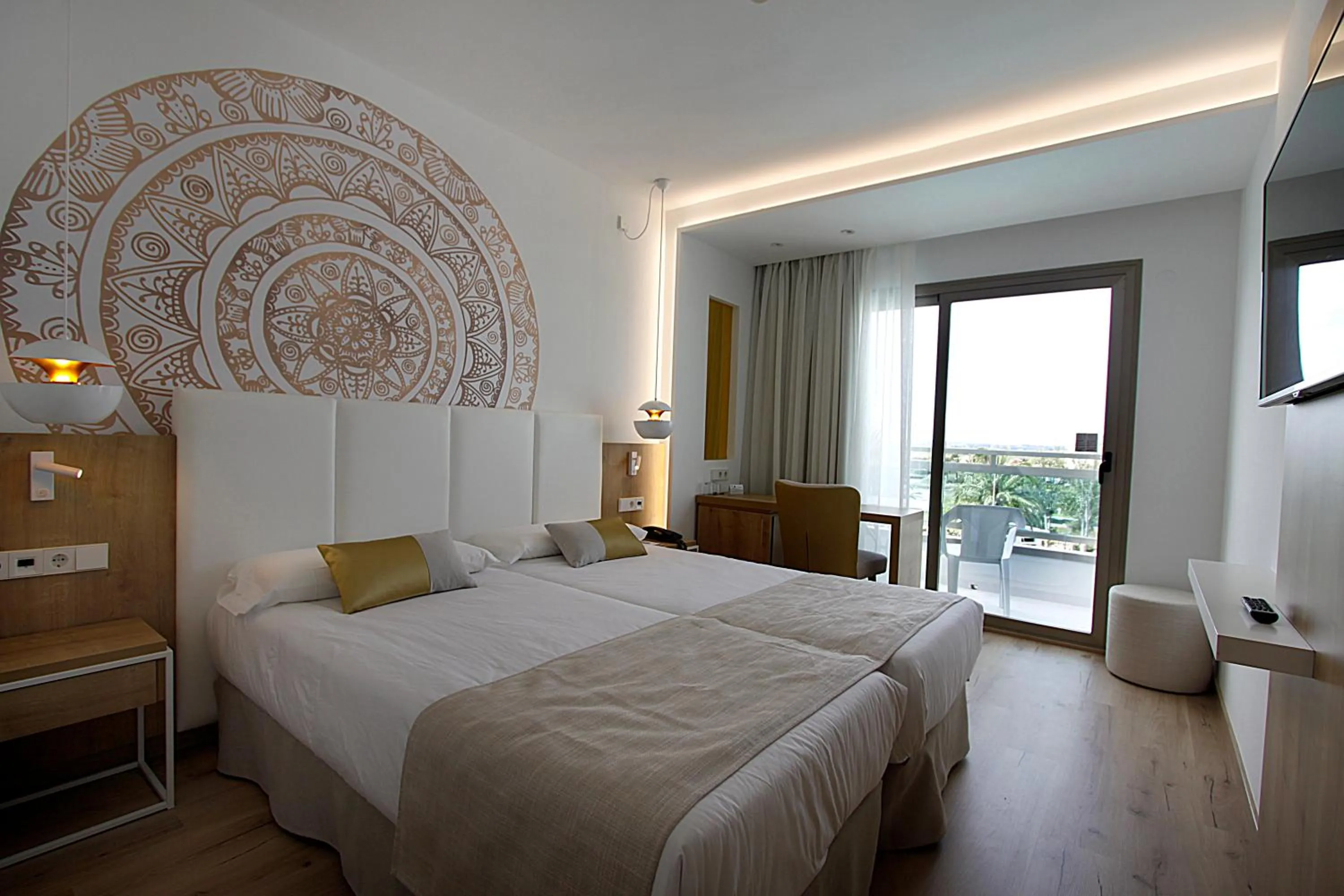 Photo of the whole room, Bed in BG Rei del Mediterrani